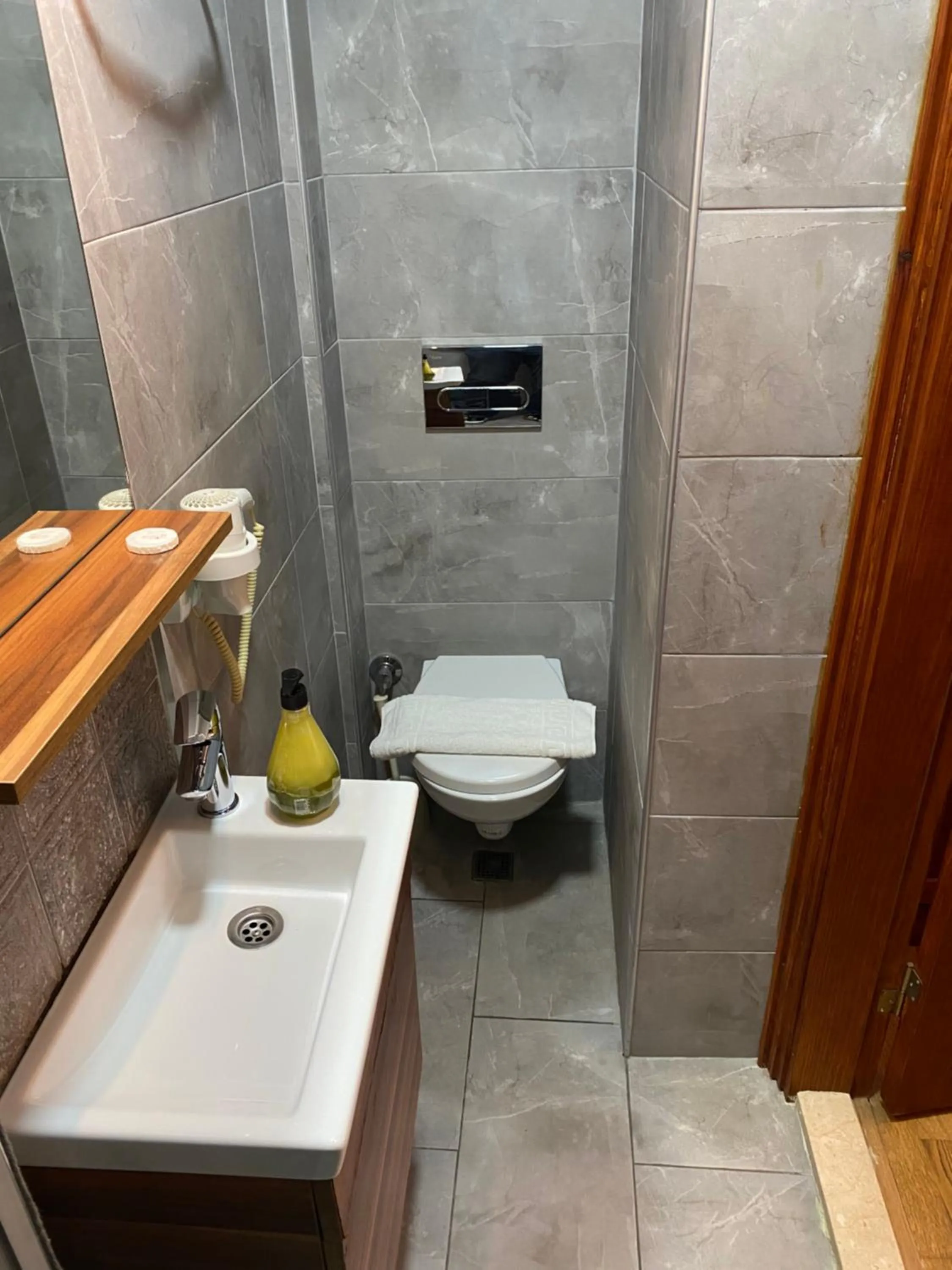 Bathroom in Bosphorus Bridge