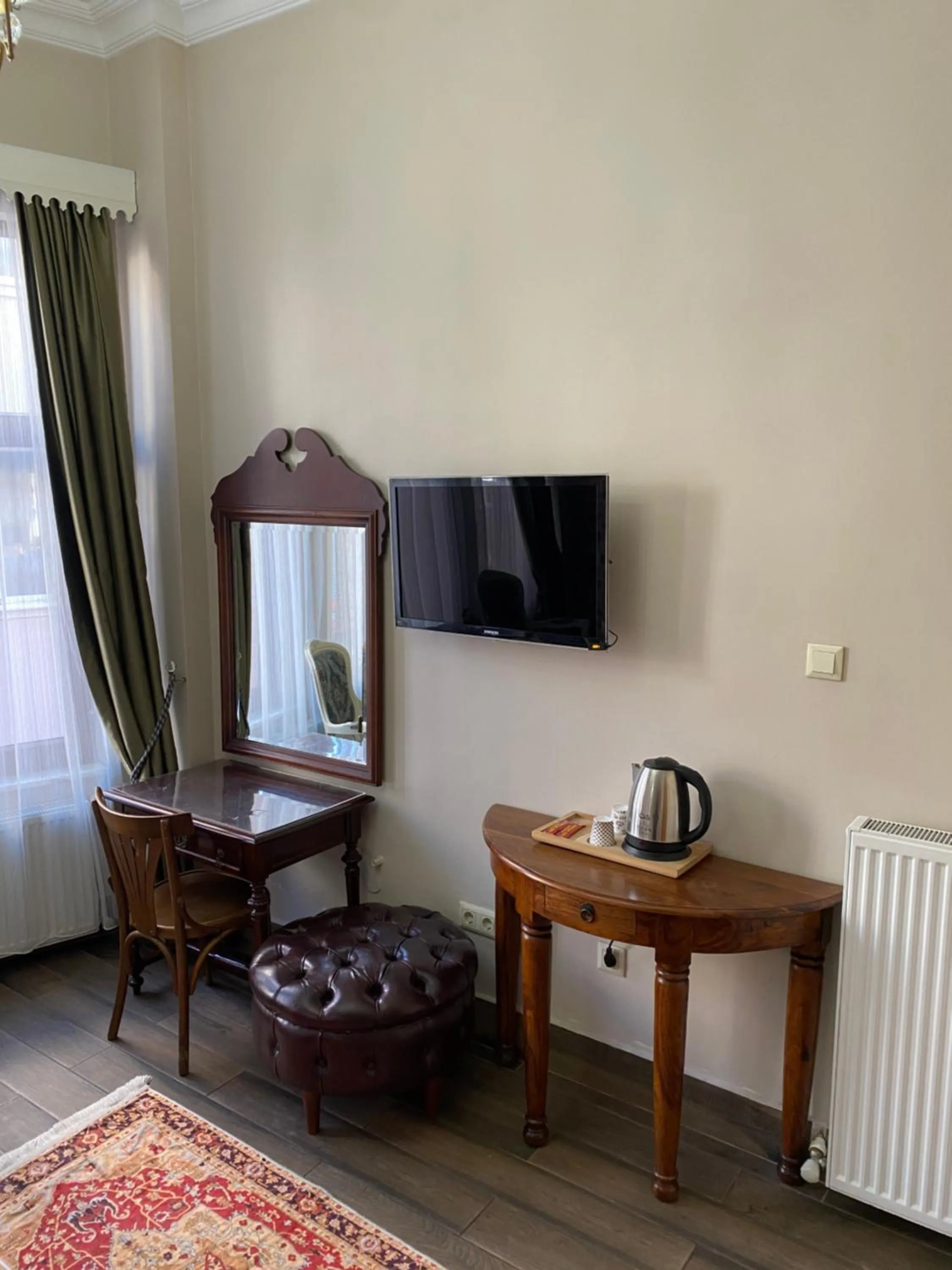 TV and multimedia in Bosphorus Bridge