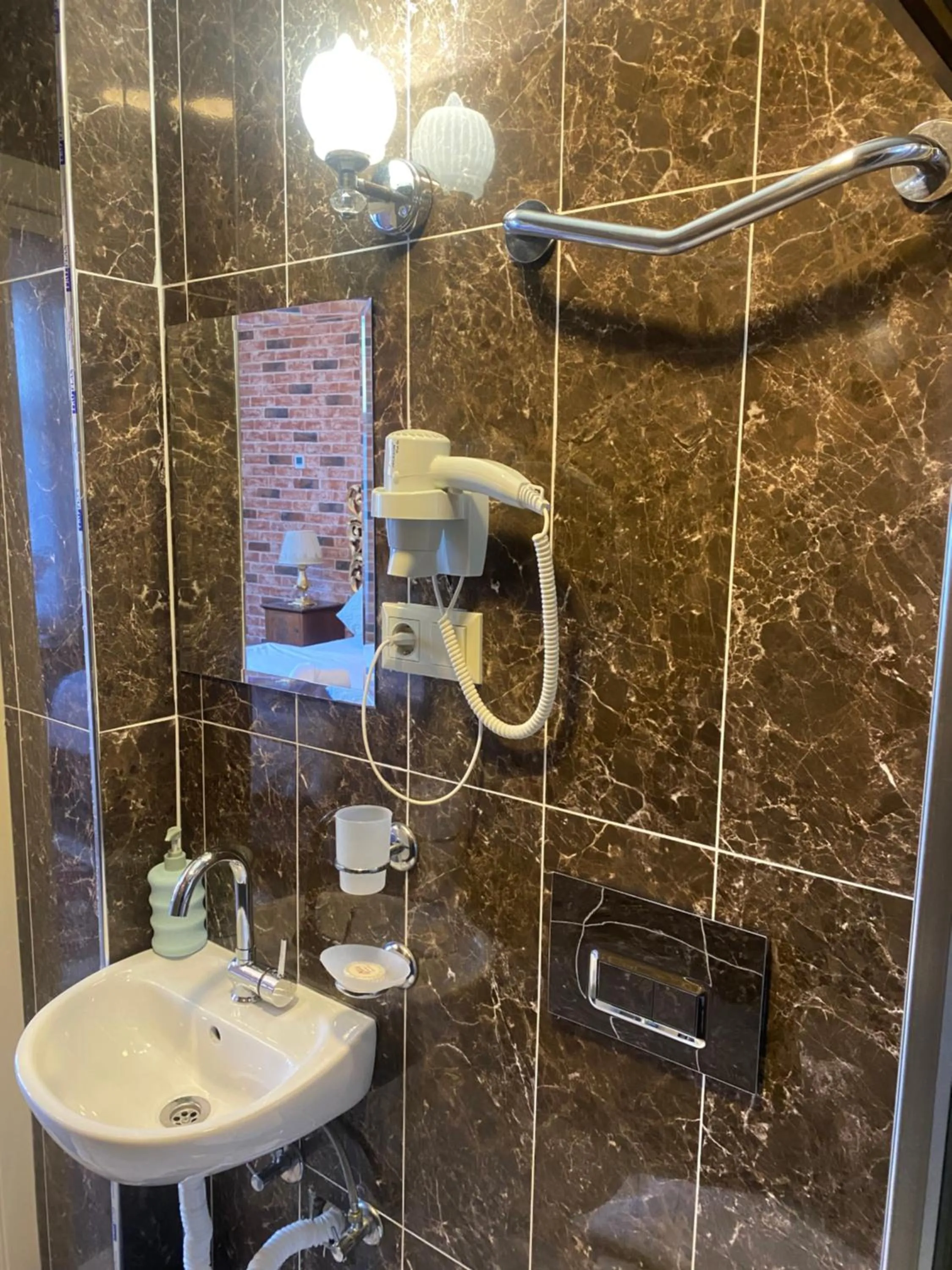 Bathroom in Bosphorus Bridge