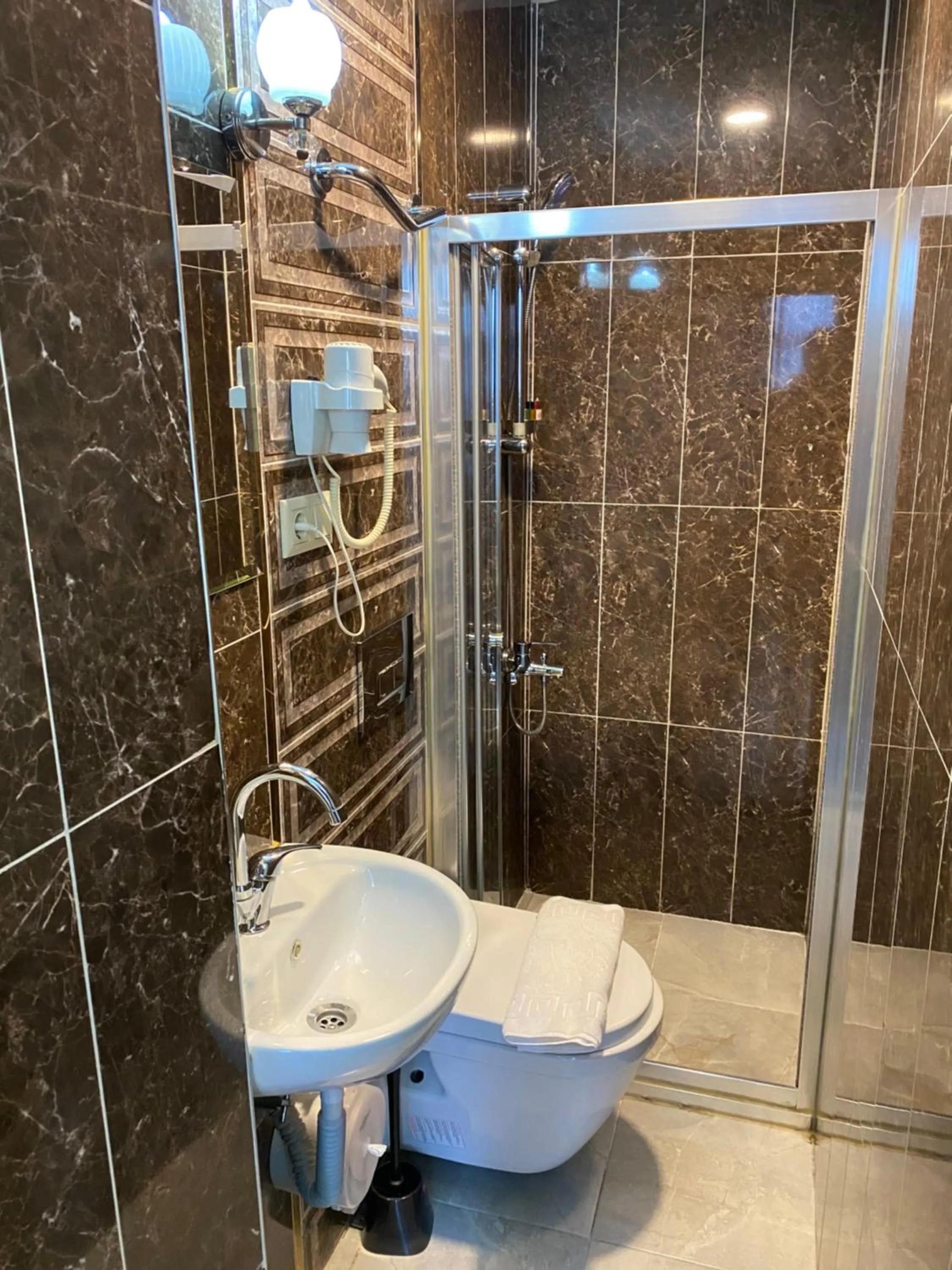 Bathroom in Bosphorus Bridge