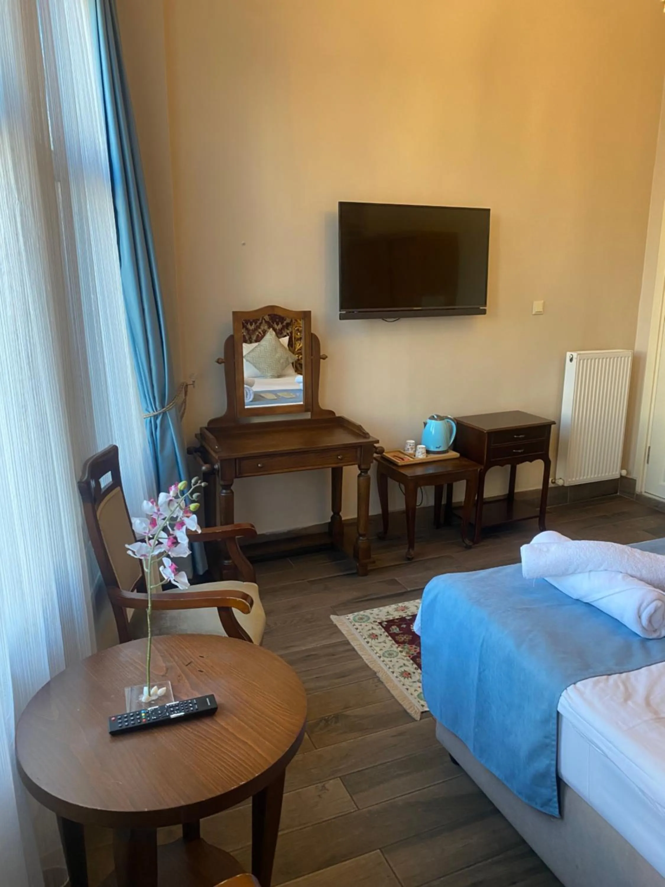 TV and multimedia, Bed in Bosphorus Bridge