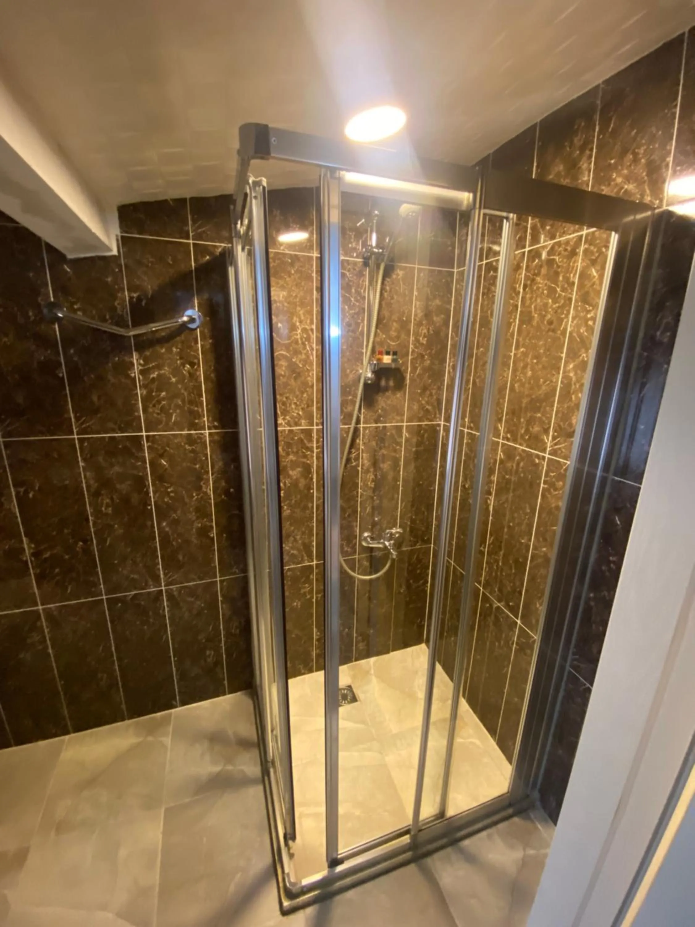 Bathroom in Bosphorus Bridge