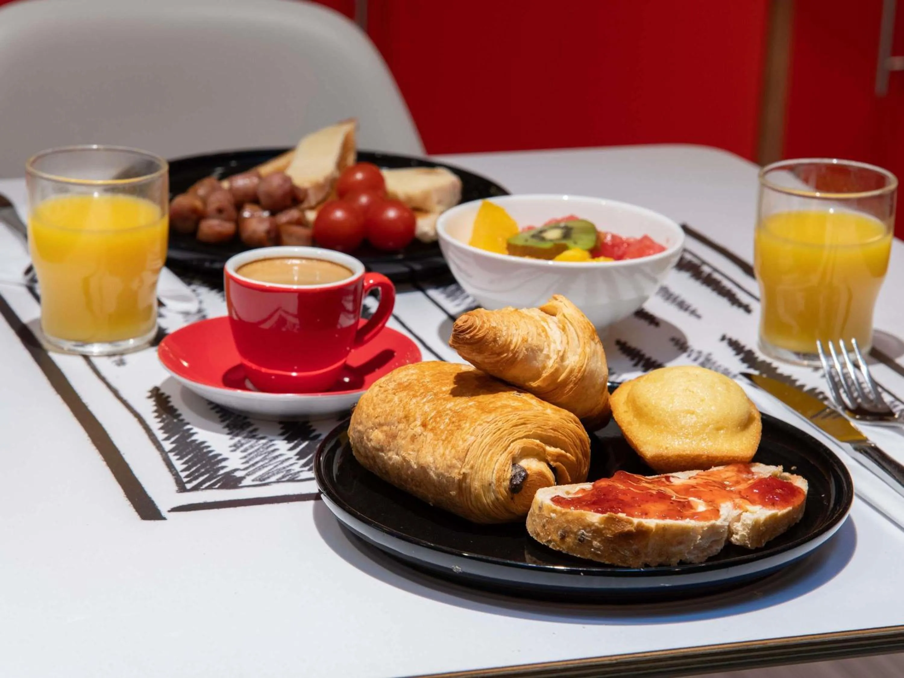 Breakfast in ibis Paris Avenue de la Republique