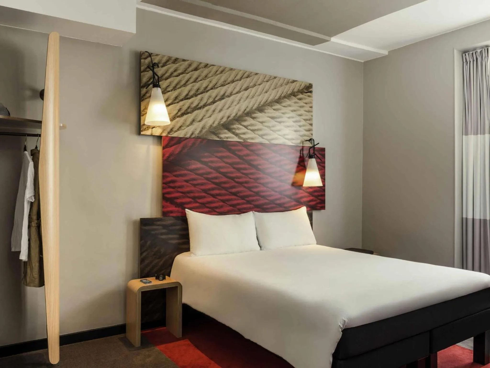 Bedroom, Bed in ibis Paris Avenue de la Republique