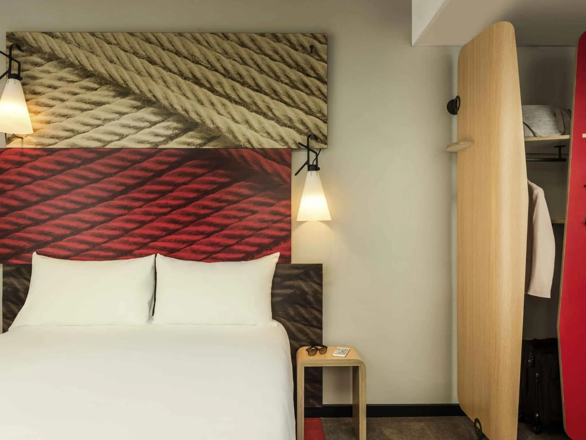 Bedroom, Bed in ibis Paris Avenue de la Republique