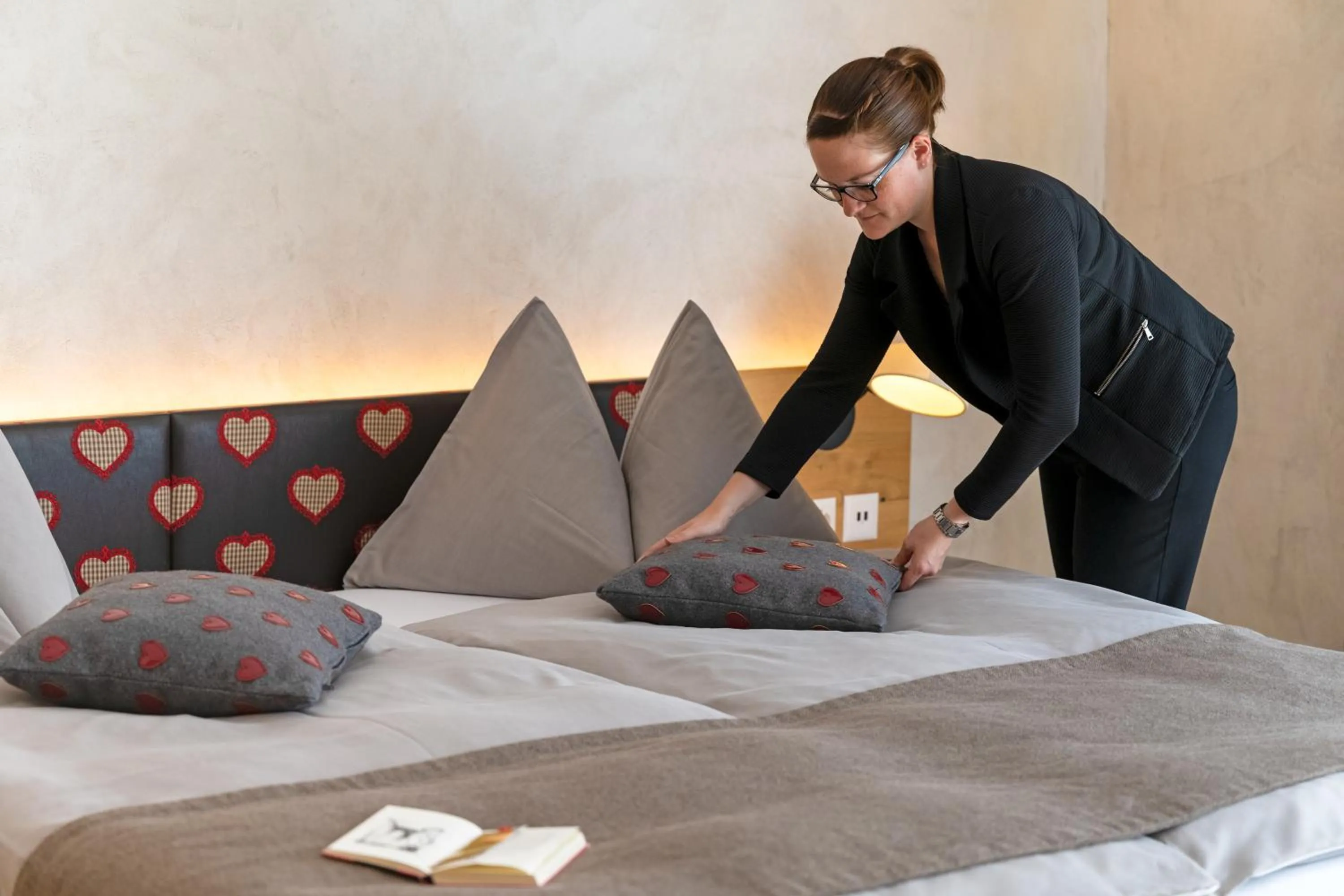 People, Bed in Landgasthof Kreuz - Ihr Businesshotel mit persönlichem Flair