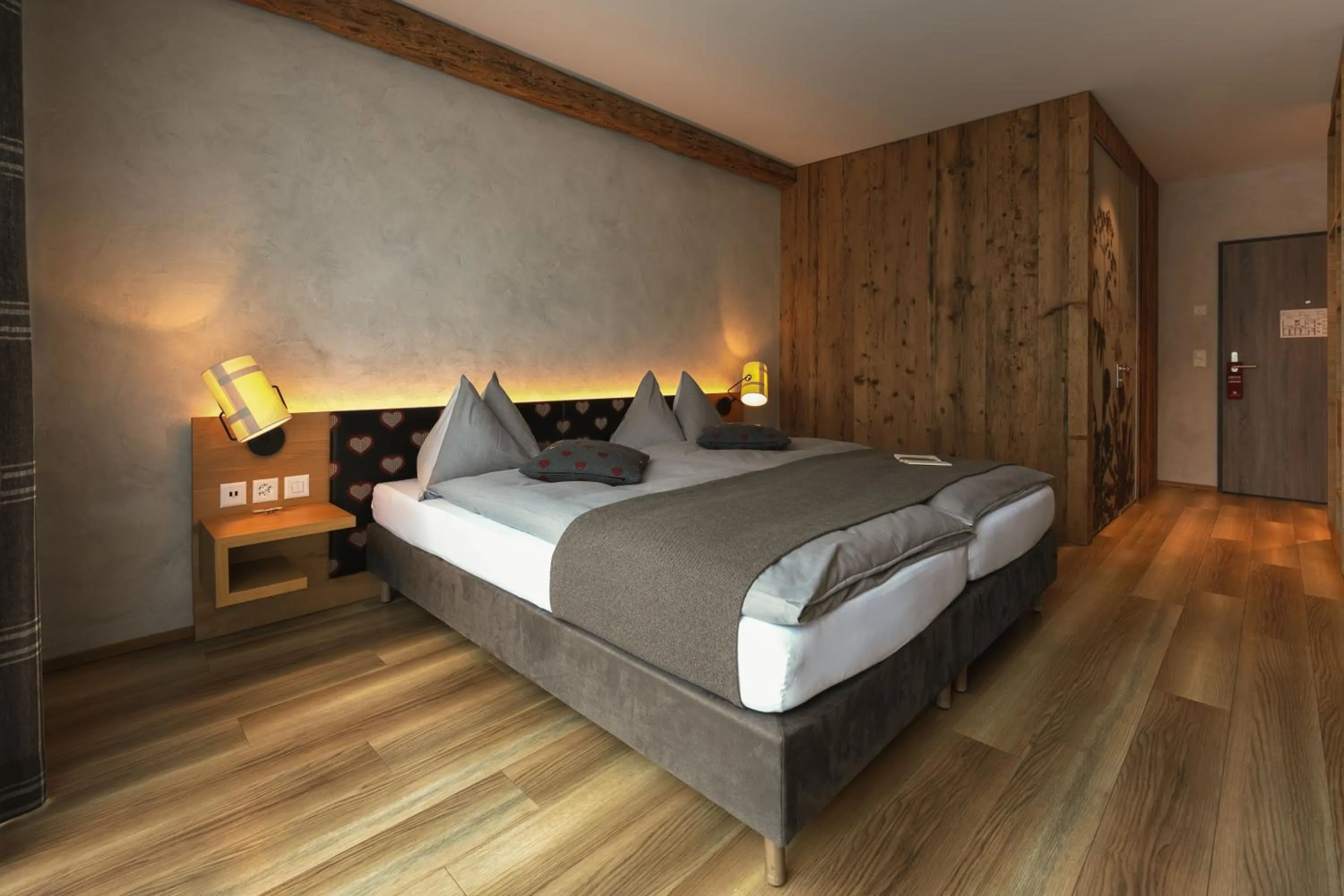 Photo of the whole room, Bed in Landgasthof Kreuz - Ihr Businesshotel mit persönlichem Flair