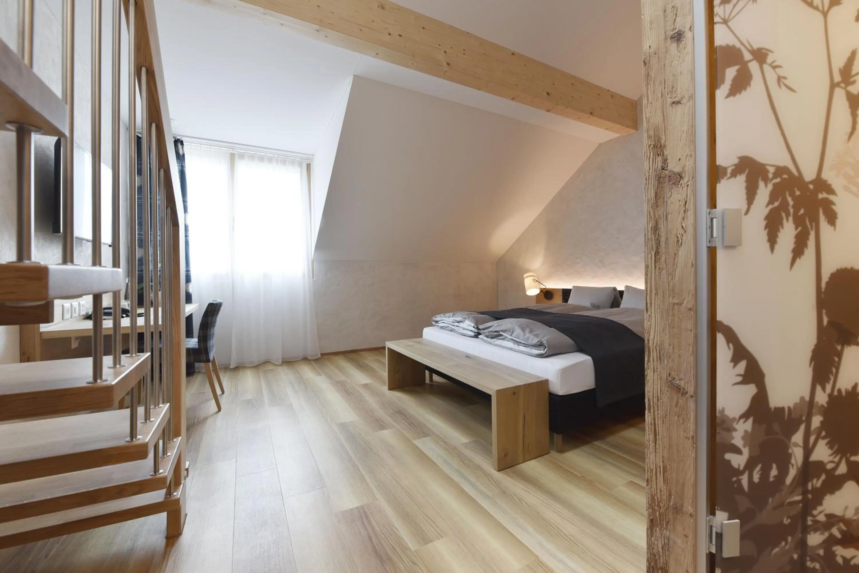 Photo of the whole room, Bed in Landgasthof Kreuz - Ihr Businesshotel mit persönlichem Flair