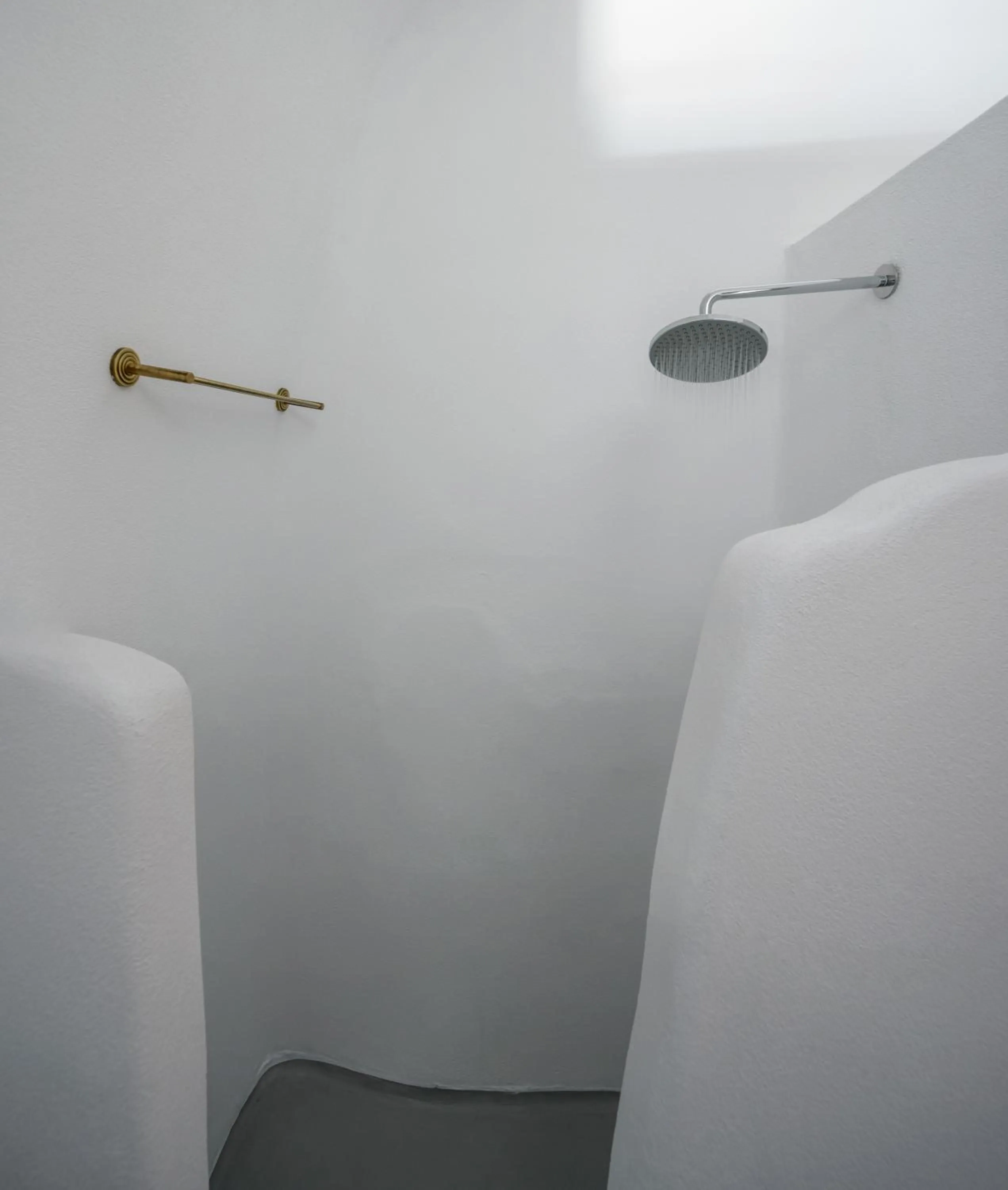 Bathroom in White Dream Suites