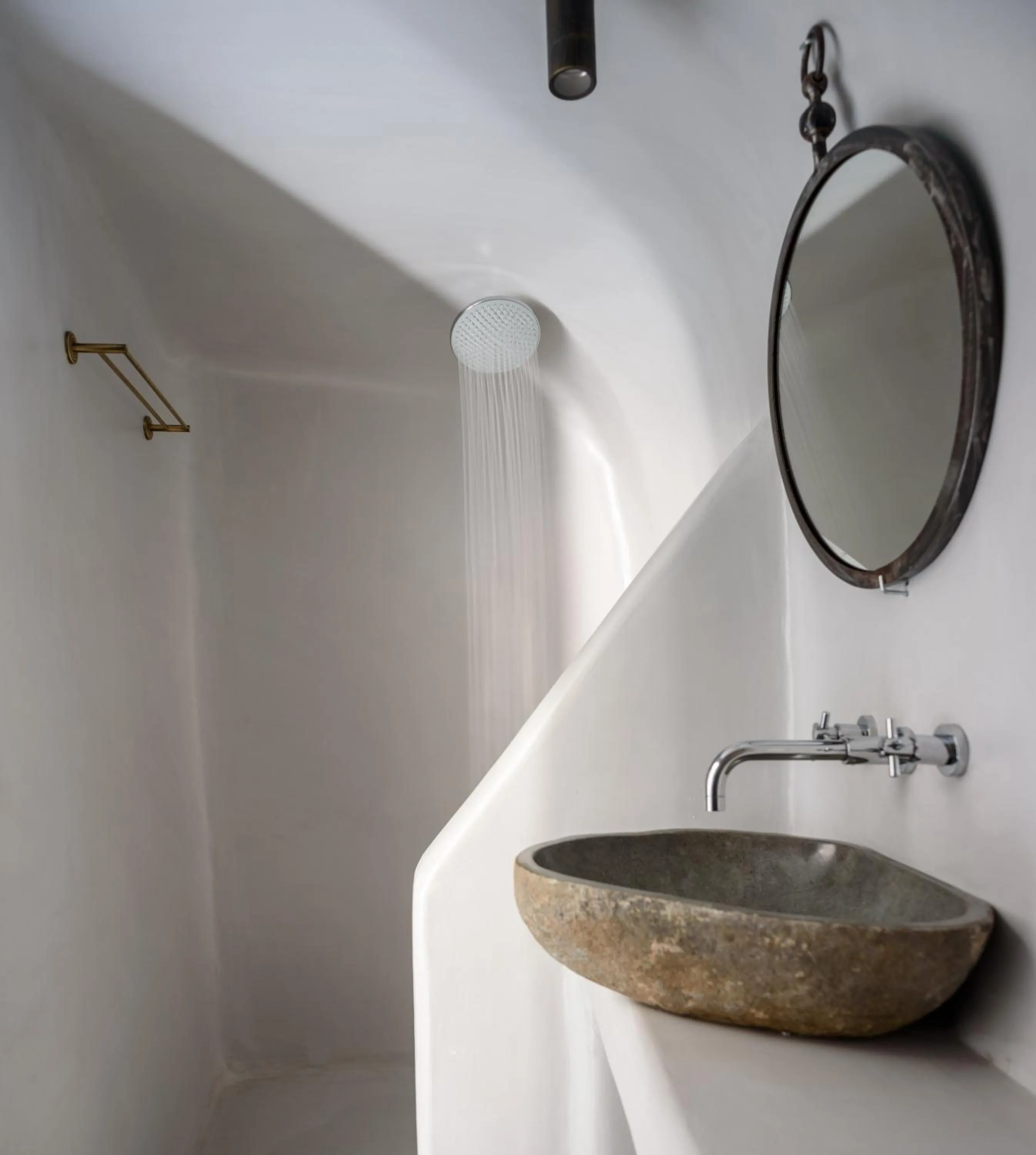 Bathroom in White Dream Suites