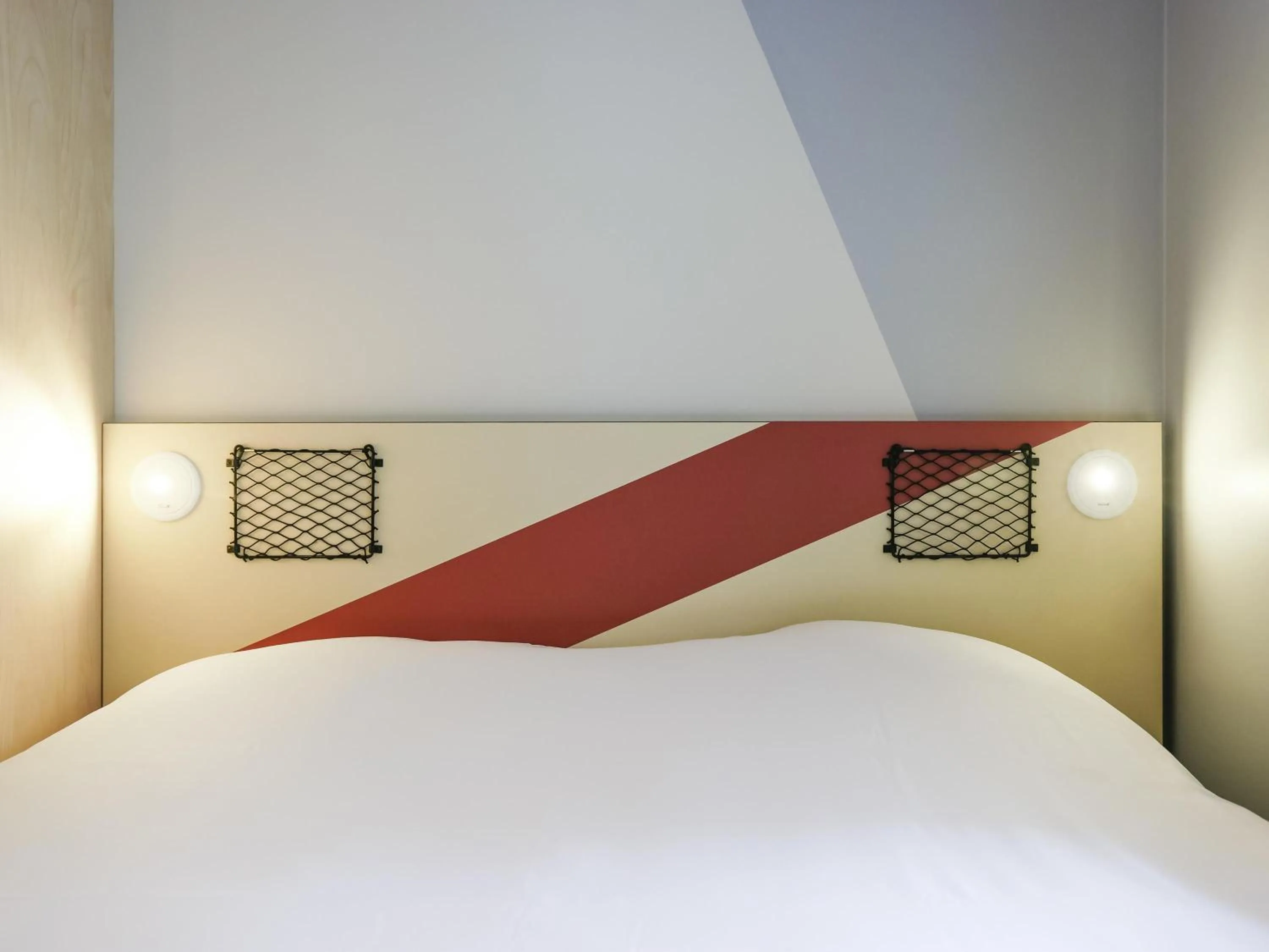 Bedroom, Bed in ibis Budget Villemomble