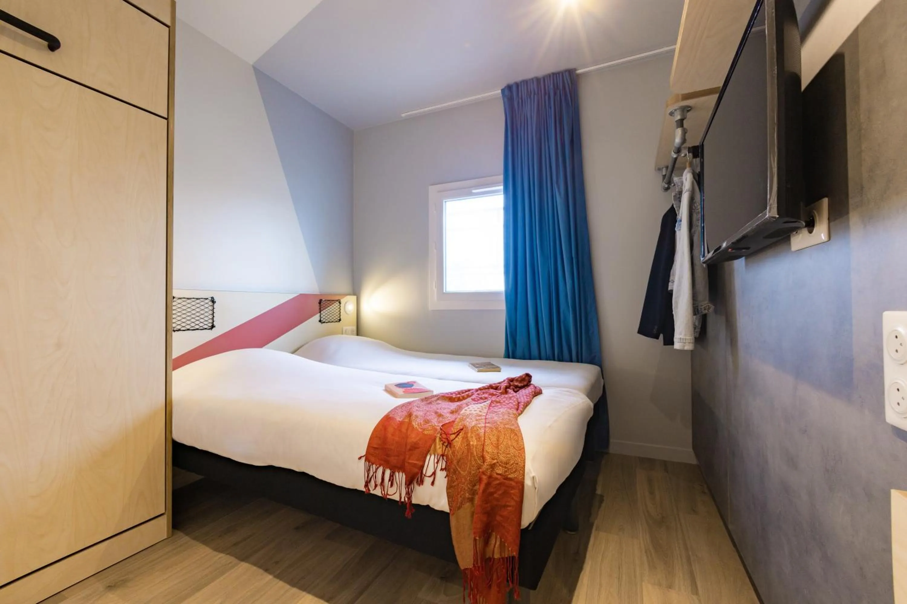 TV and multimedia, Bed in ibis Budget Villemomble