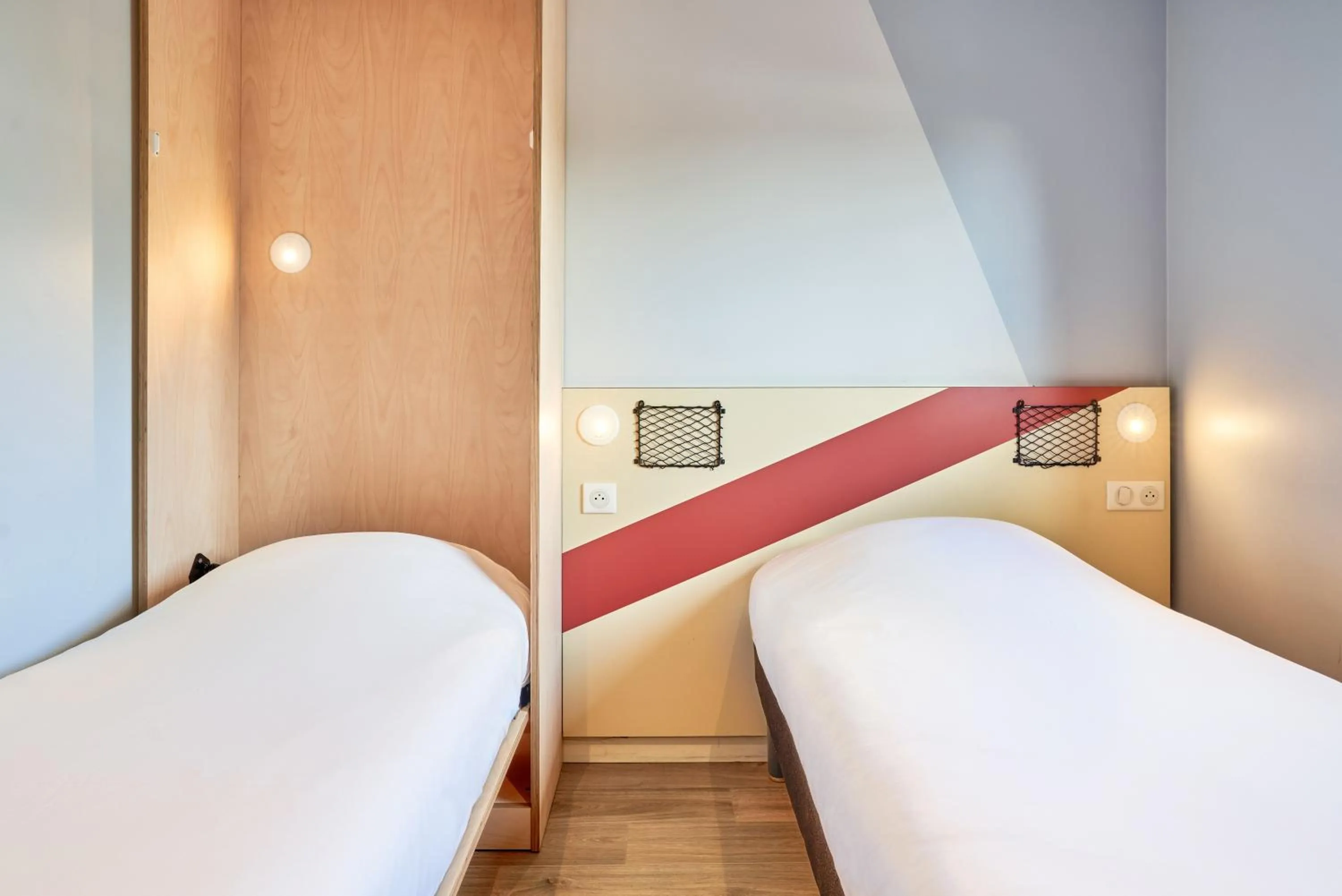 Photo of the whole room, Bed in ibis Budget Villemomble