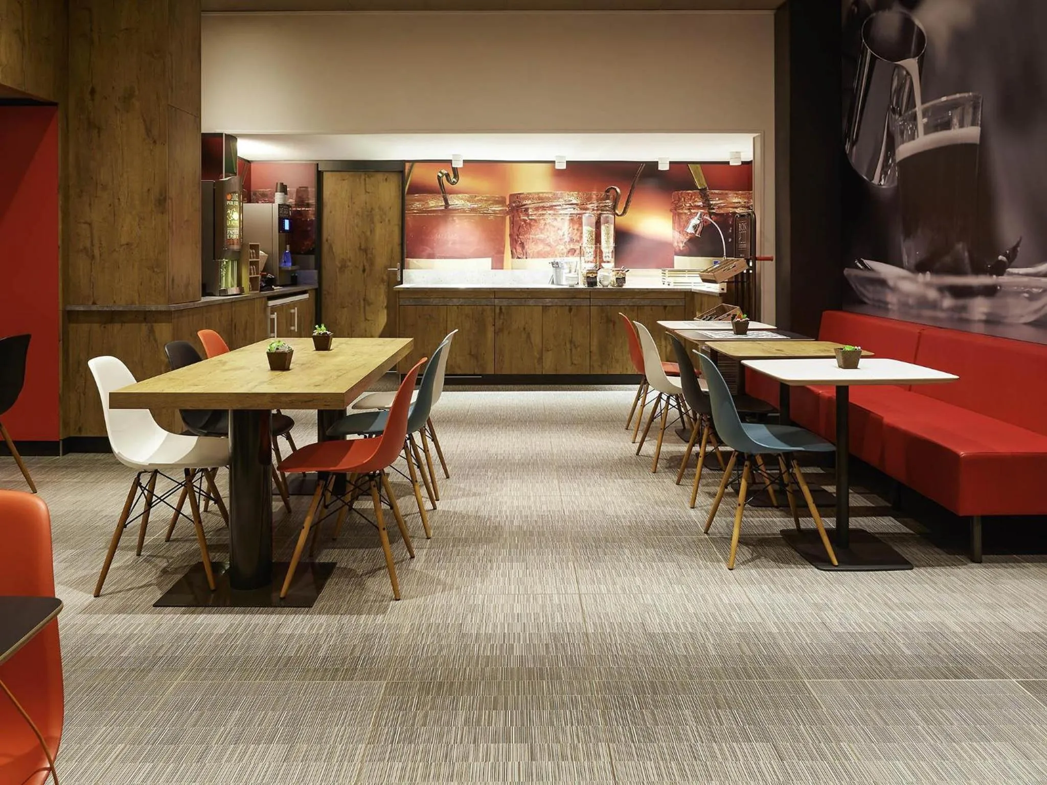 Breakfast in ibis Paris Canal Saint Martin