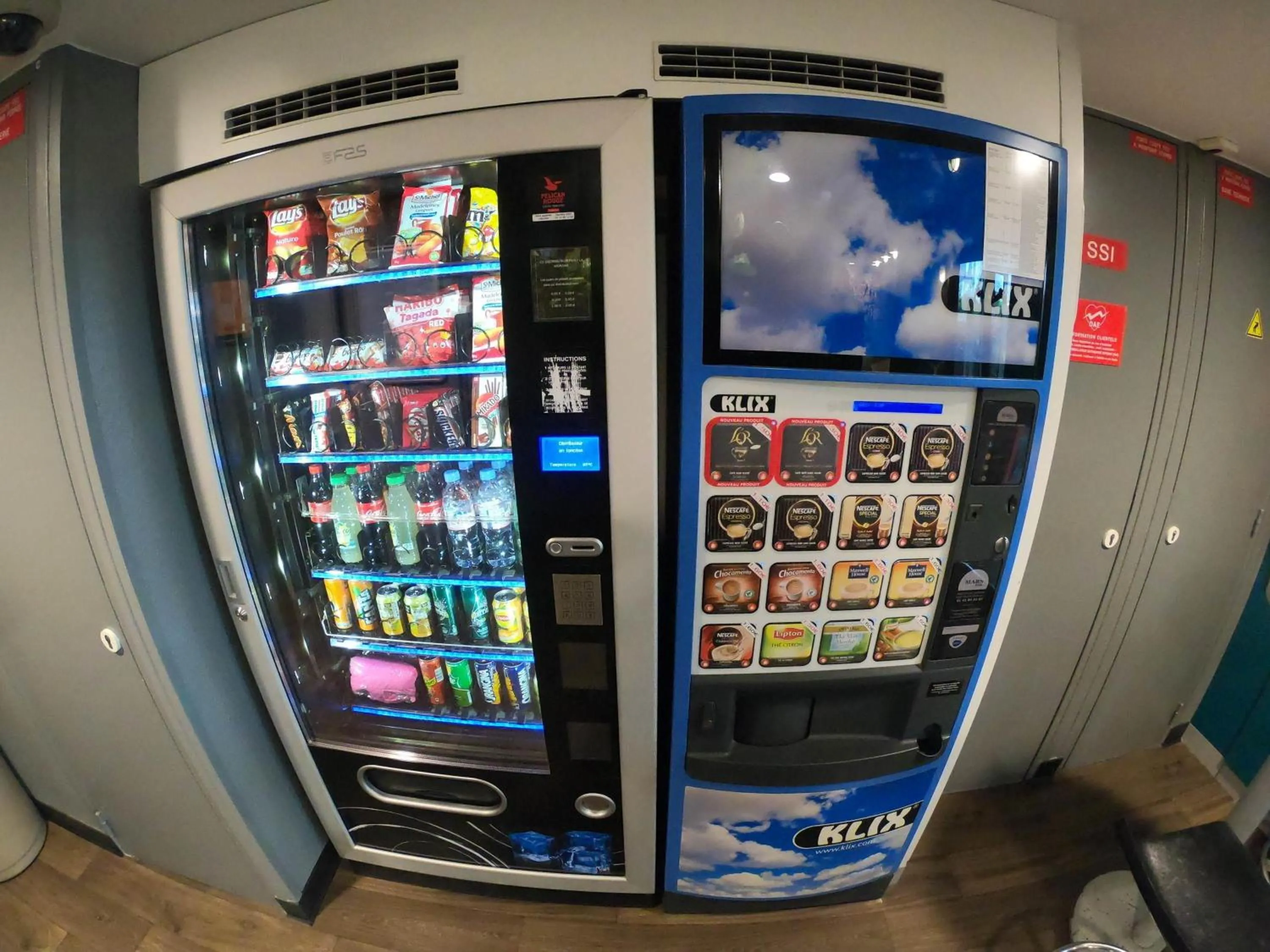 Property building in hotelF1 Paris Villemomble