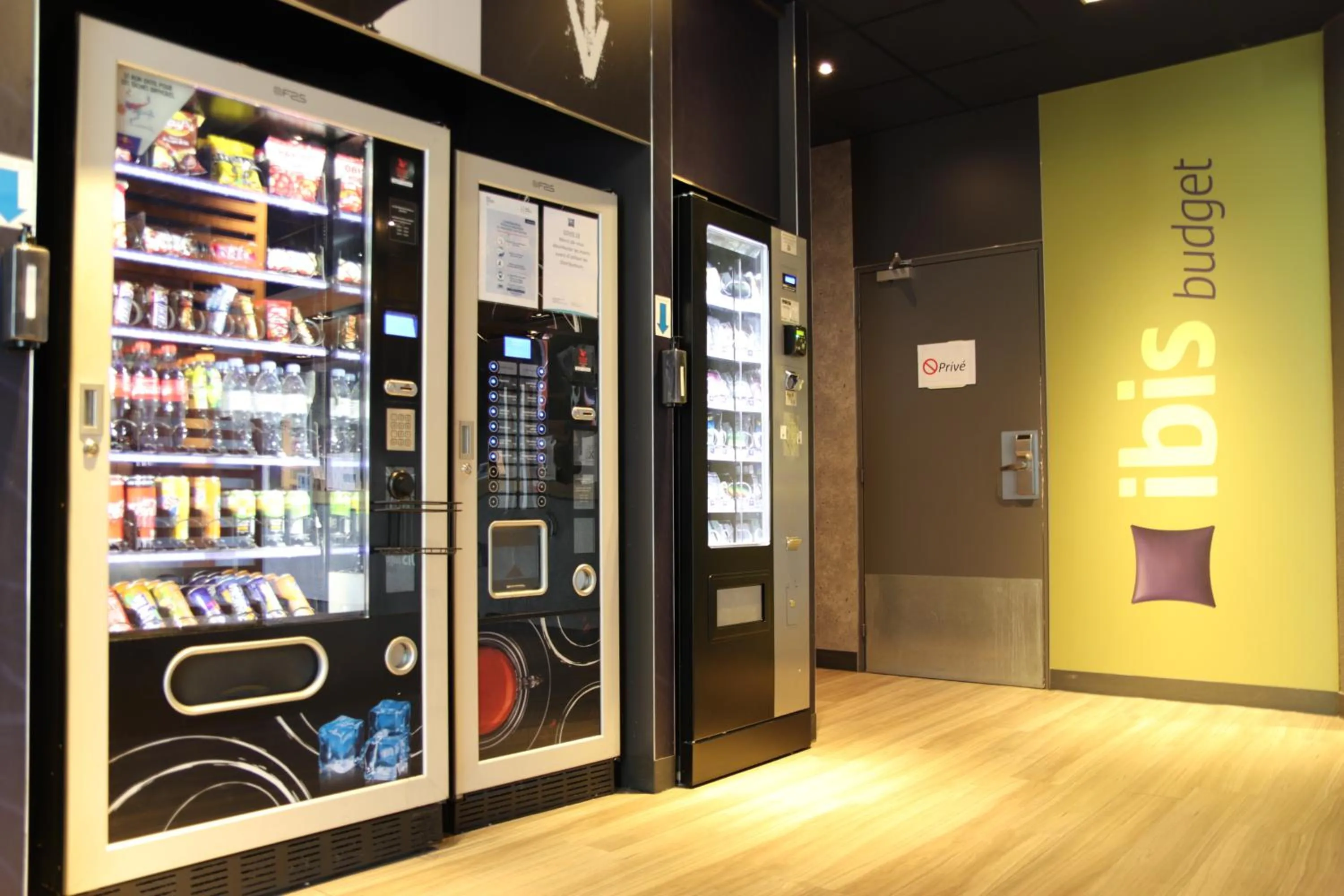 Drinks in ibis Budget Paris La Villette 19ème