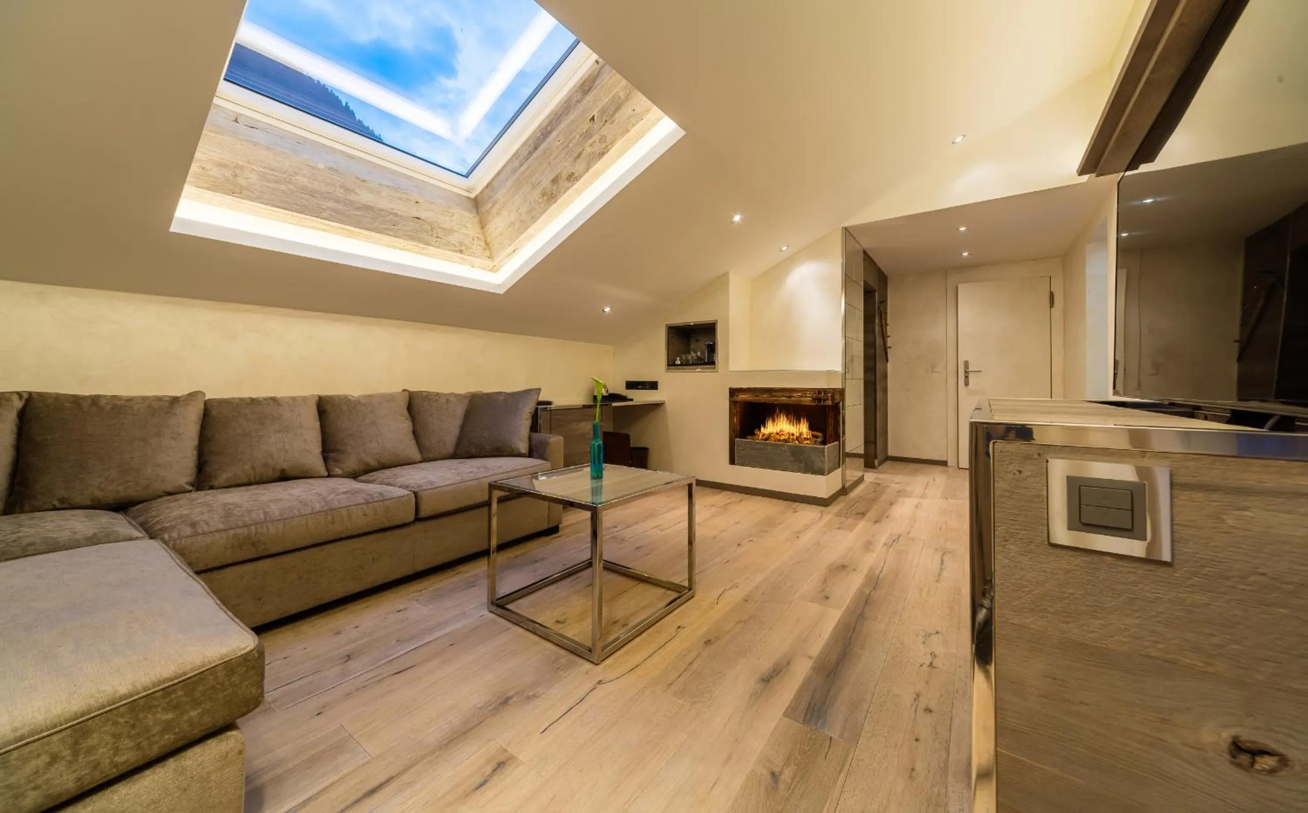 Photo of the whole room in Hotel Bellerive