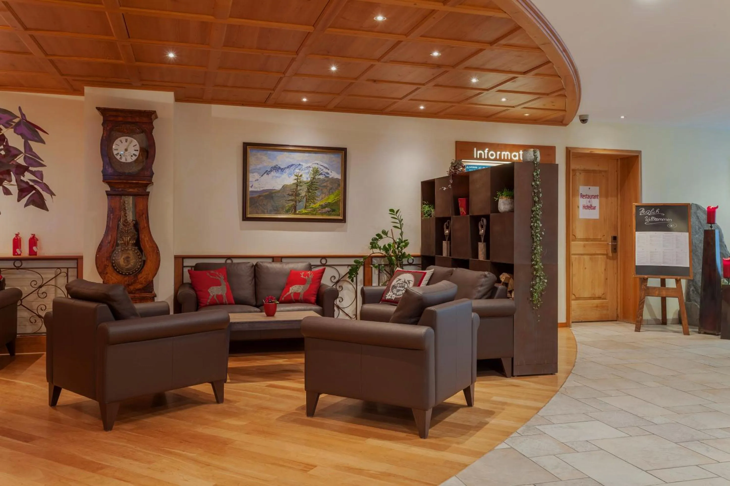 Lobby or reception in la couronne Hotel & Spa