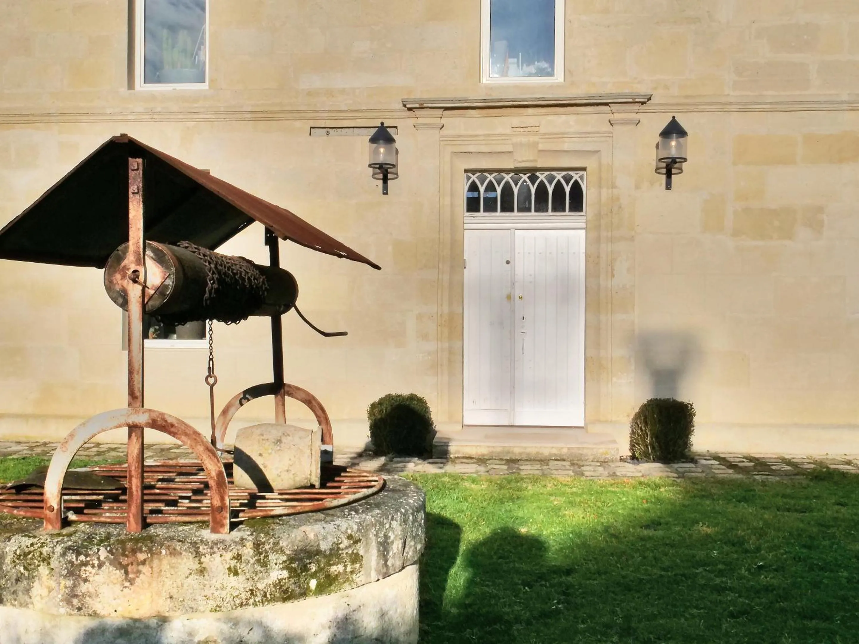 Facade/entrance in Clos Monicord