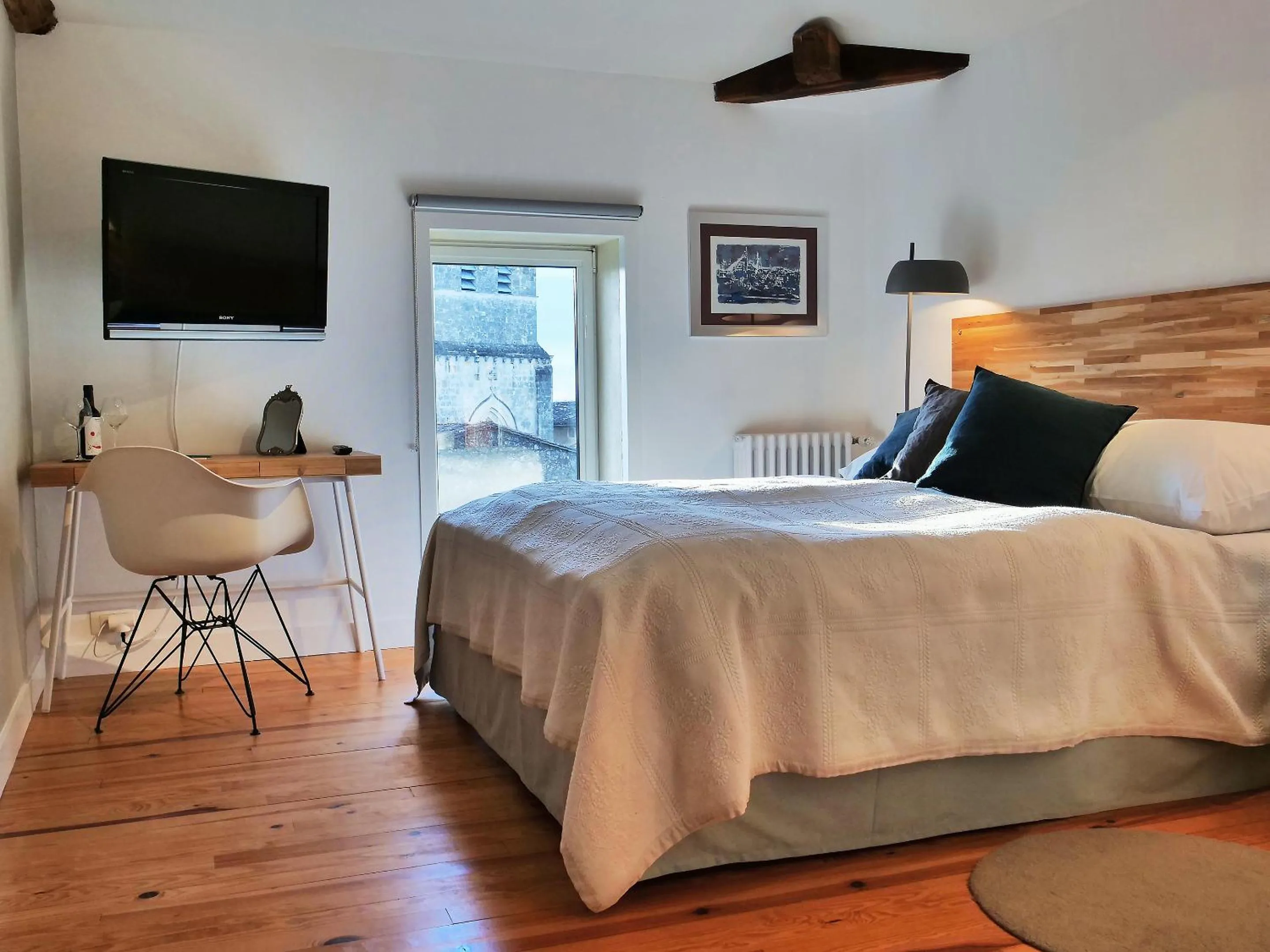 Garden view, Bed in Clos Monicord