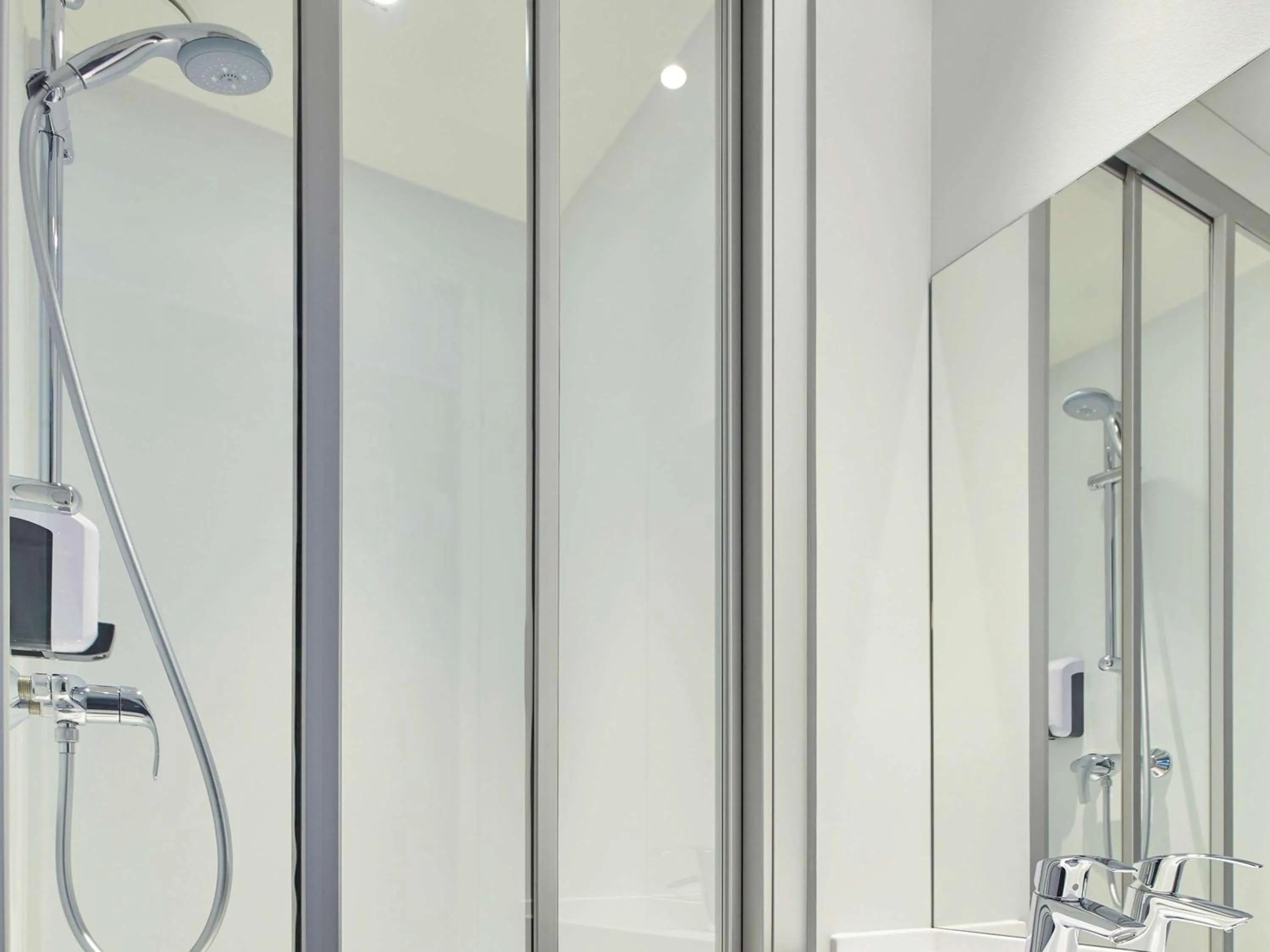 Photo of the whole room in hotelF1 Paris Saint Denis Université