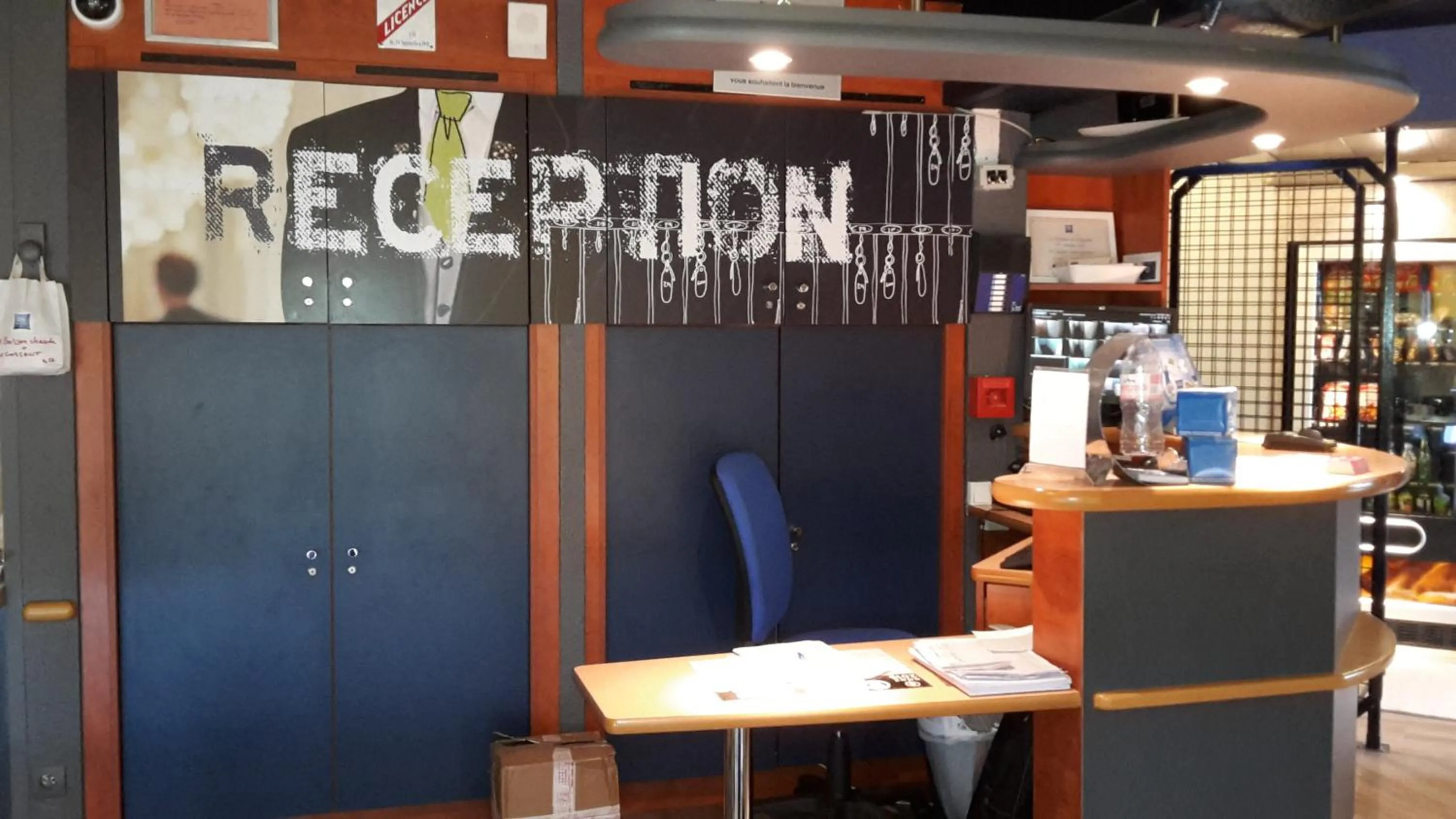 Lobby or reception in Ibis Budget St Gratien - Enghien-Les-Bains