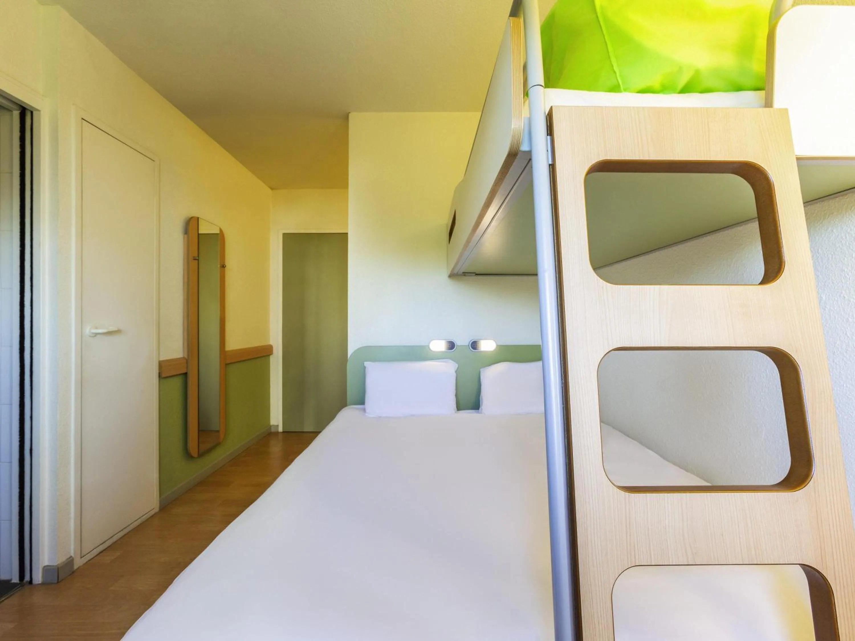 Bedroom, Bed in Ibis Budget St Gratien - Enghien-Les-Bains