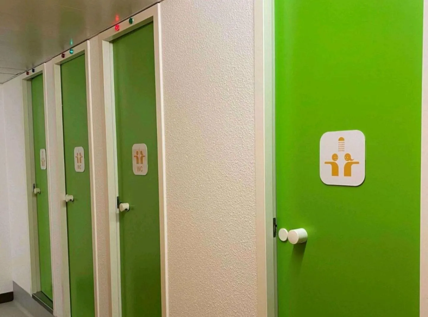 Bathroom in Eco hôtel Rouen Louviers Val de Reuil