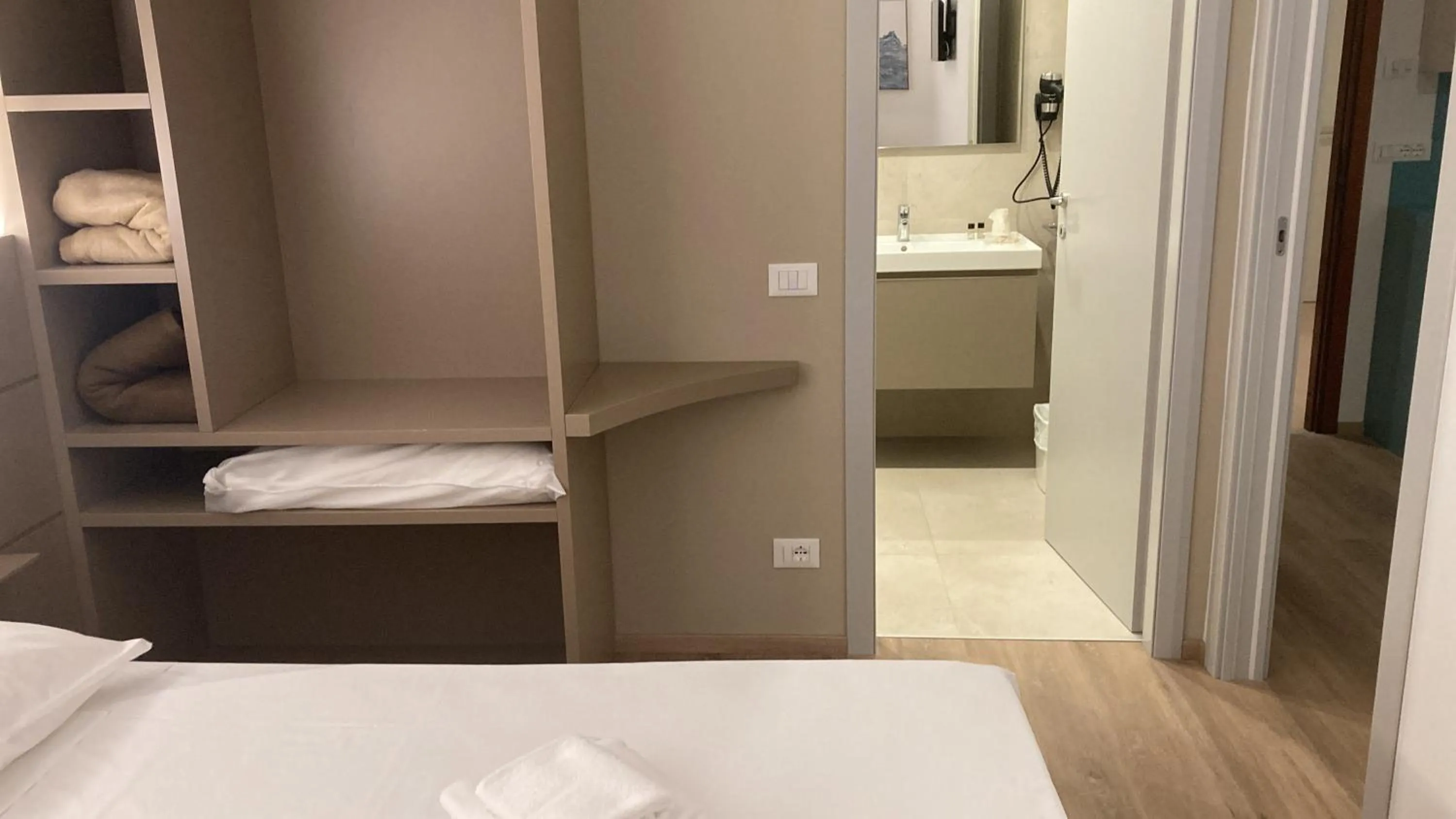 Bed in Albergo Commercio