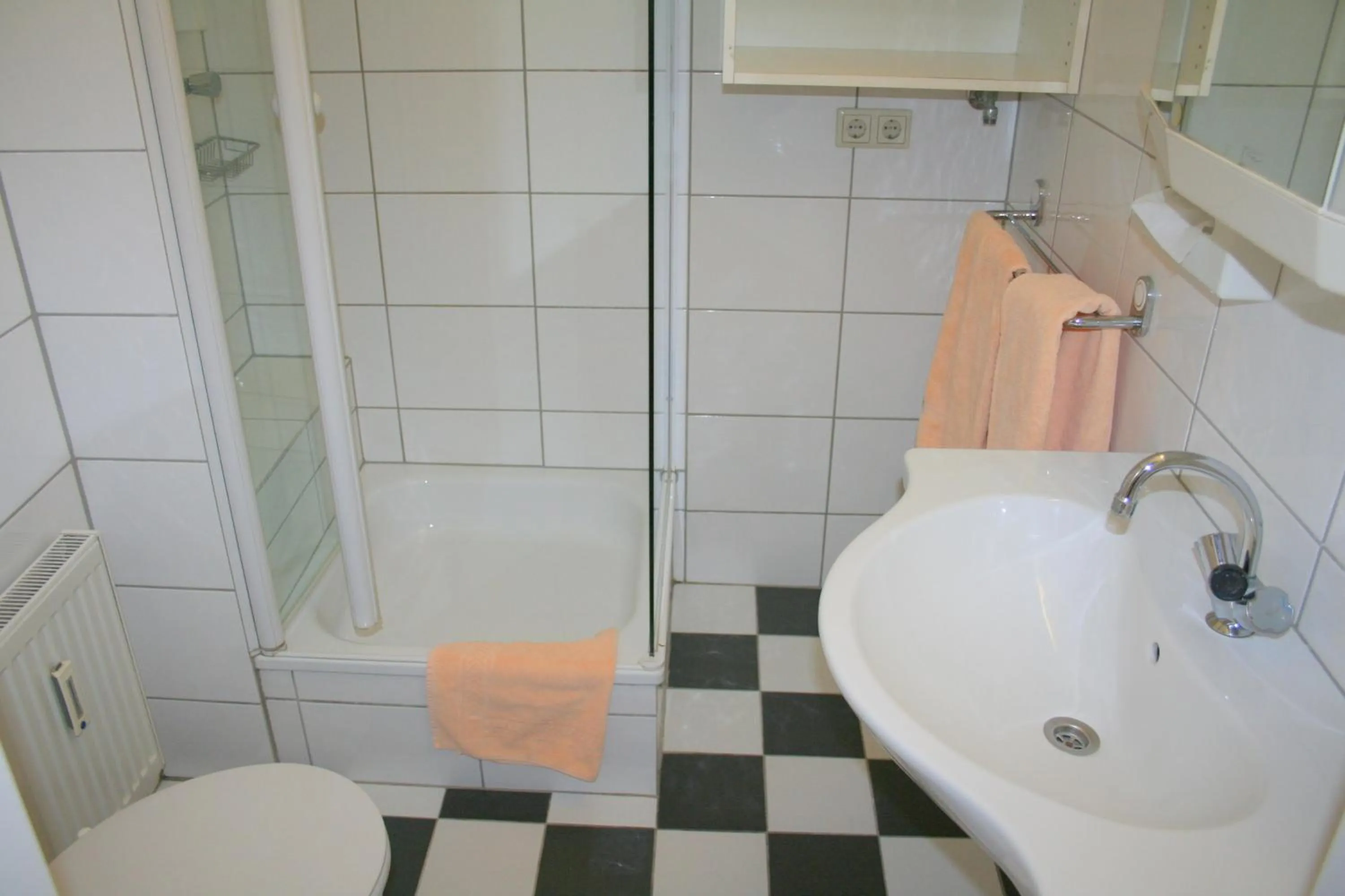 Shower in Akzent Hotel Oberhausen