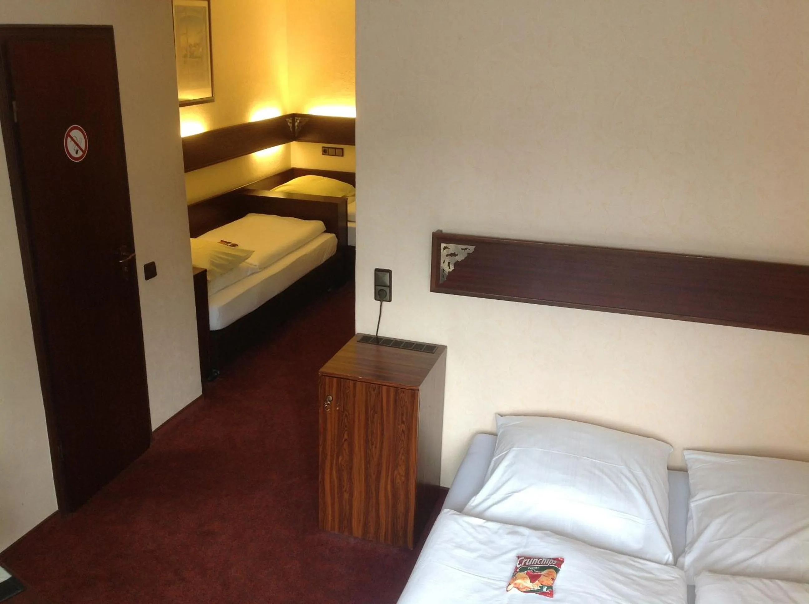 Photo of the whole room, Bed in Akzent Hotel Oberhausen