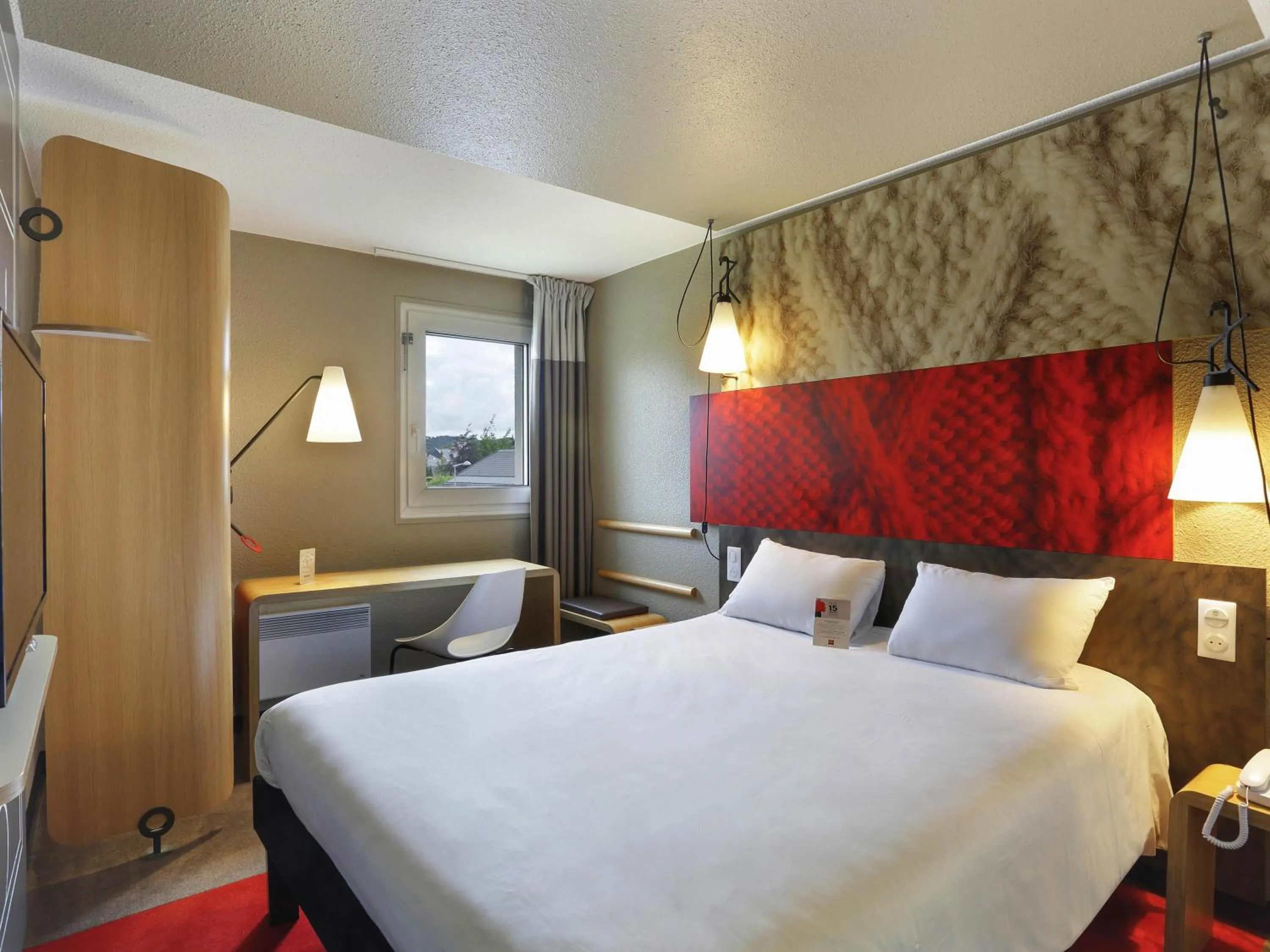 Bedroom, Bed in Ibis Le Havre Sud Harfleur