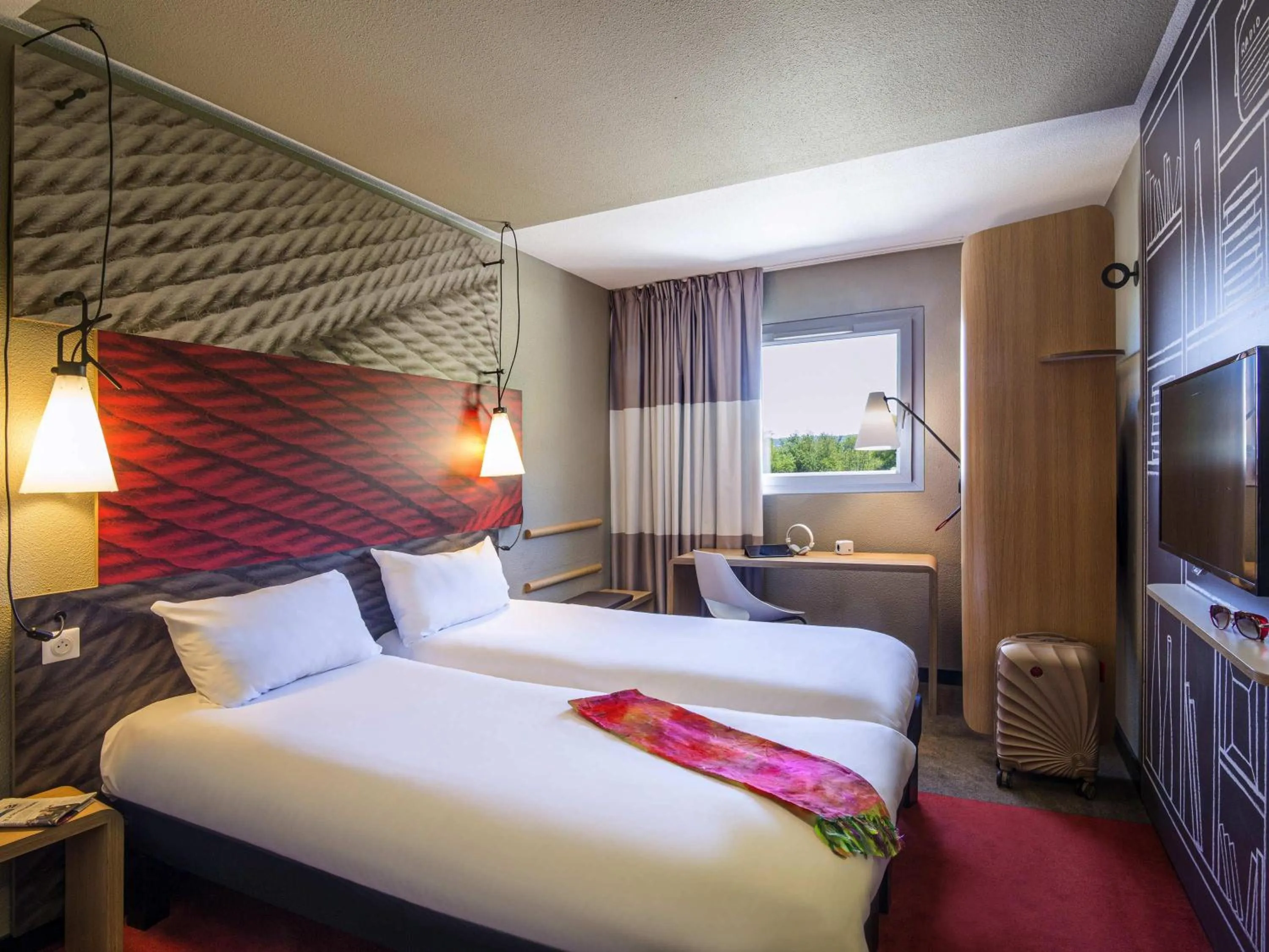 Bedroom, Bed in Ibis Le Havre Sud Harfleur