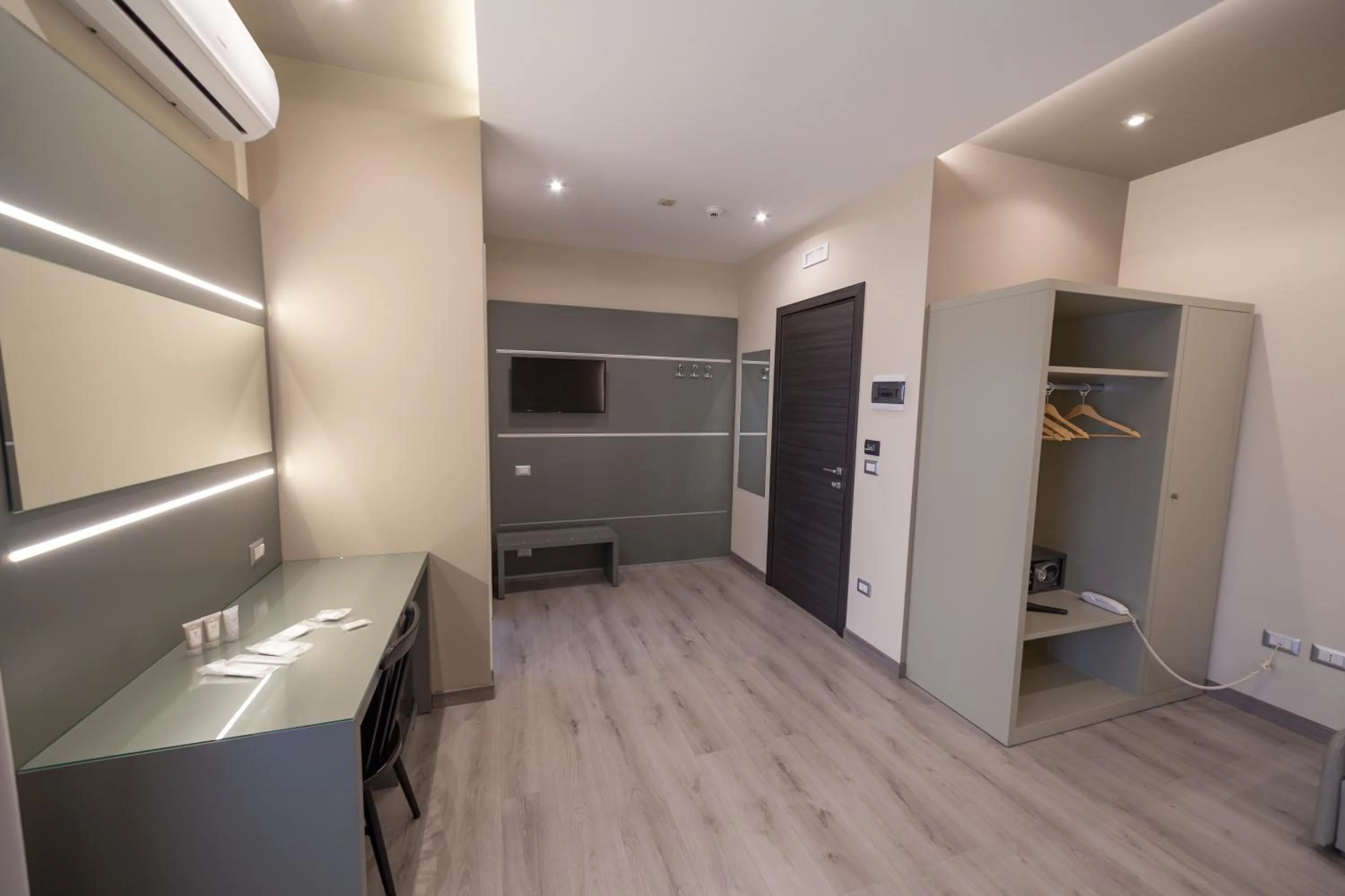 Property building in HOLYGOLD Suite ****