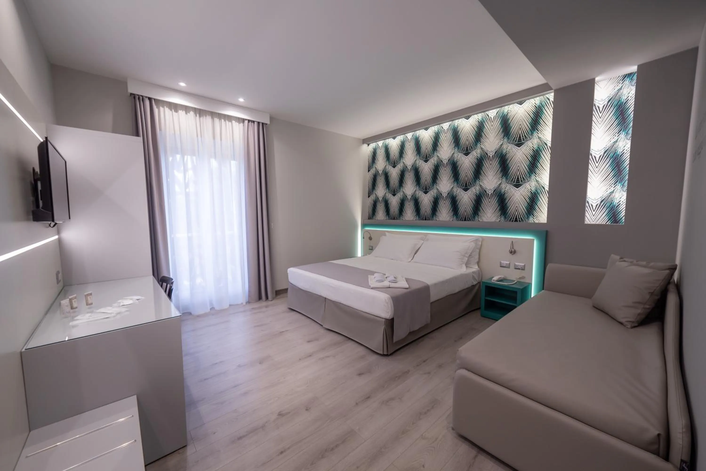 Property building, Bed in HOLYGOLD Suite ****