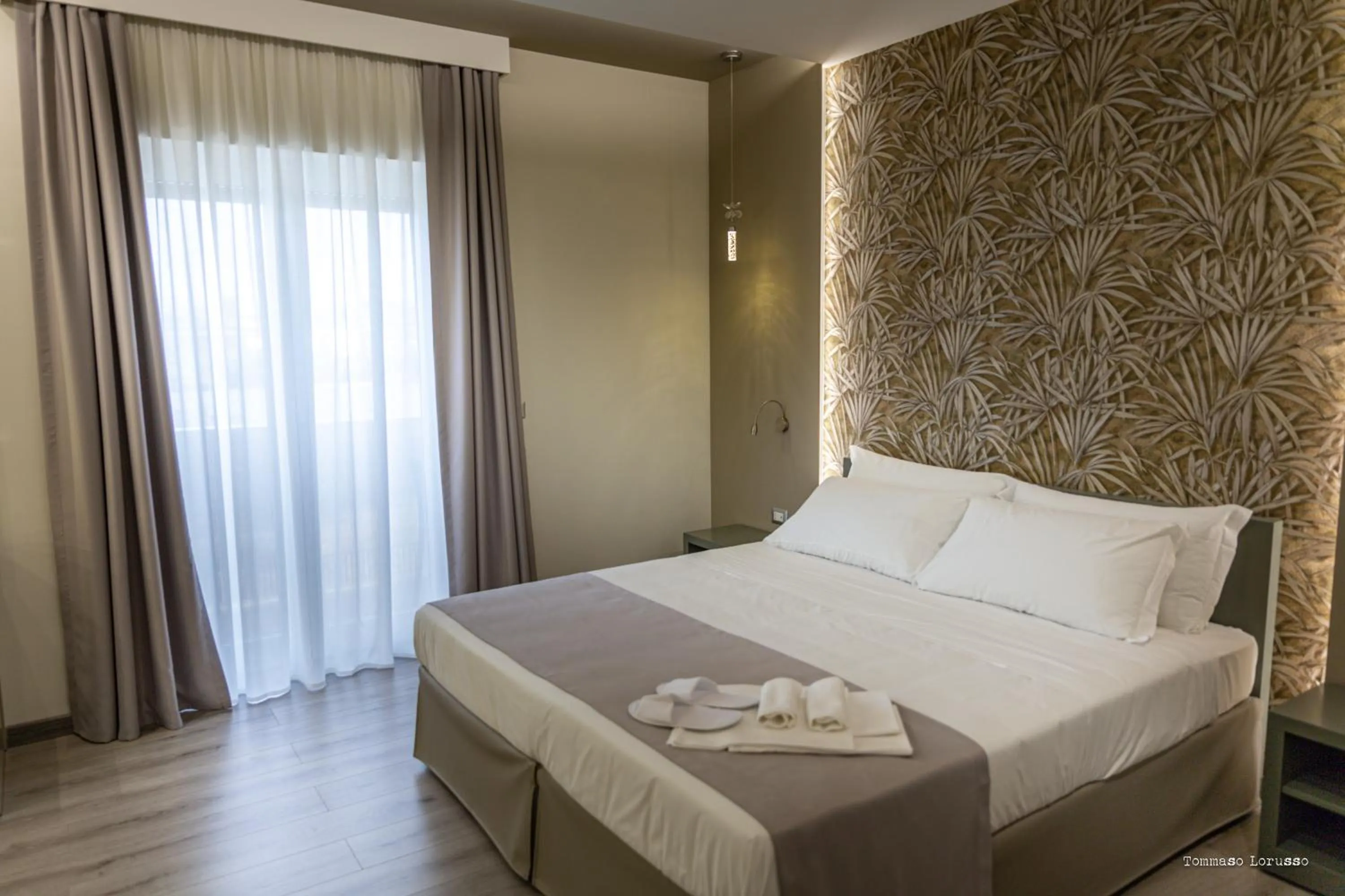 Bedroom, Bed in HOLYGOLD Suite ****