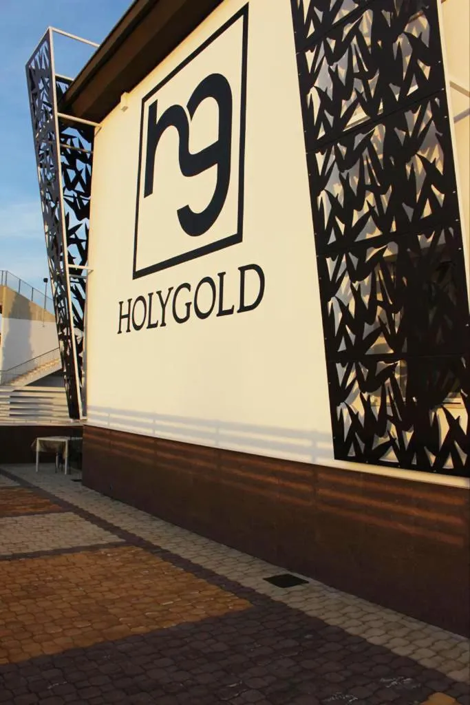 HOLYGOLD Suite ****