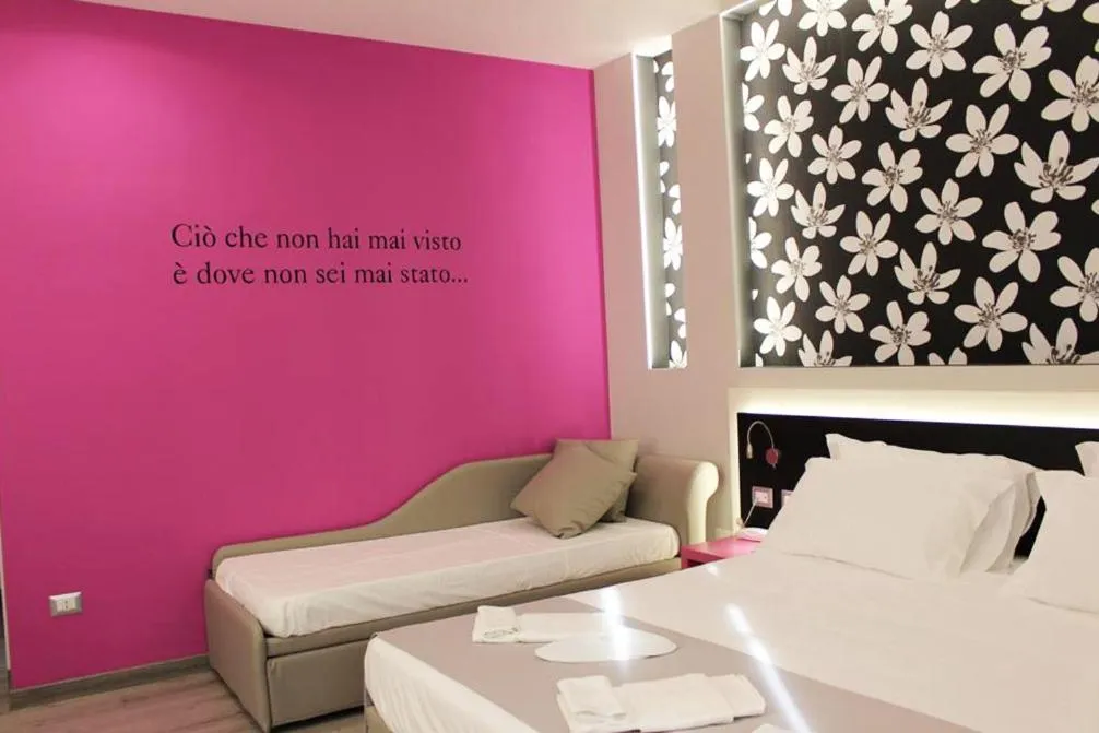 Bed in HOLYGOLD Suite ****