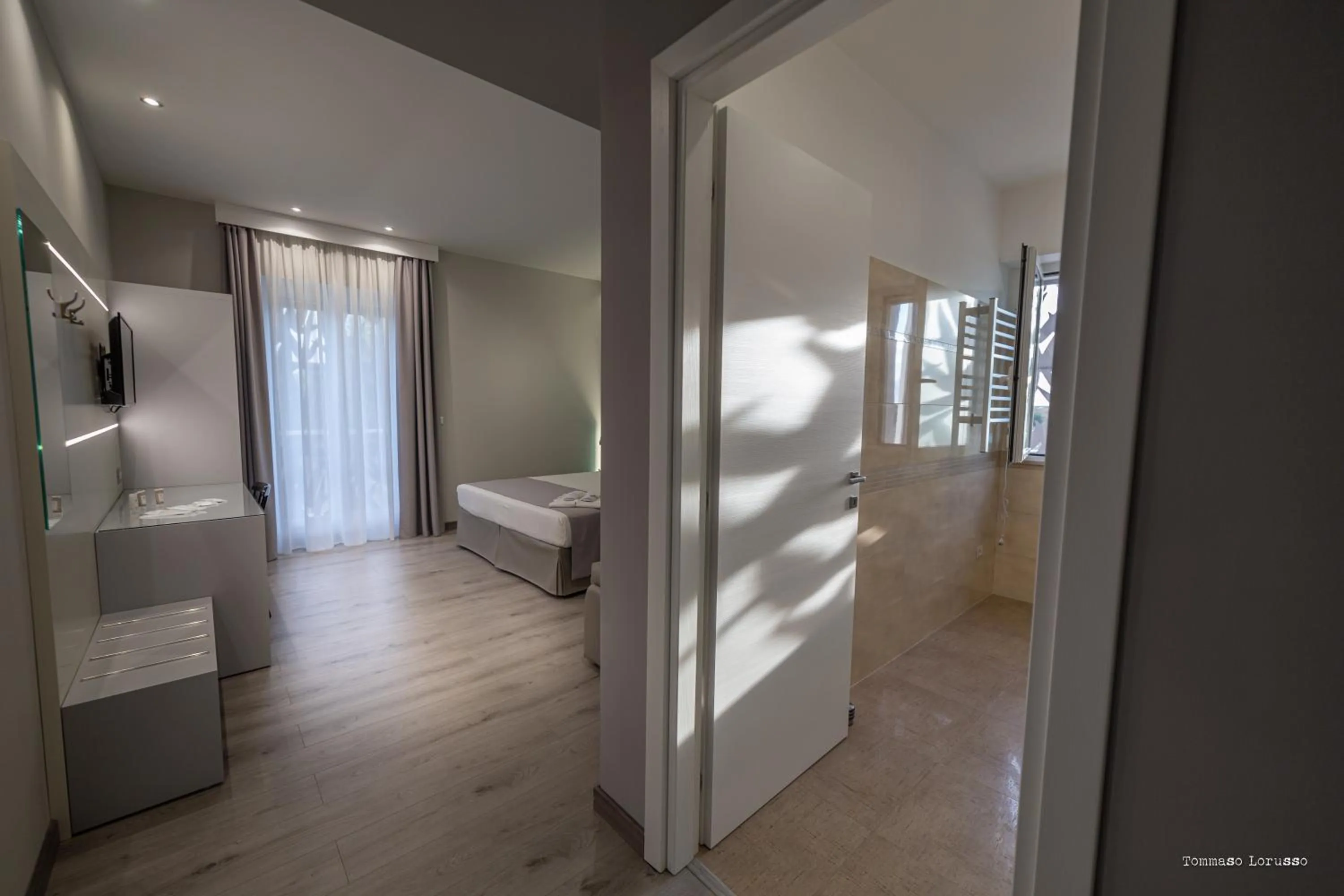 Bedroom, Bed in HOLYGOLD Suite ****