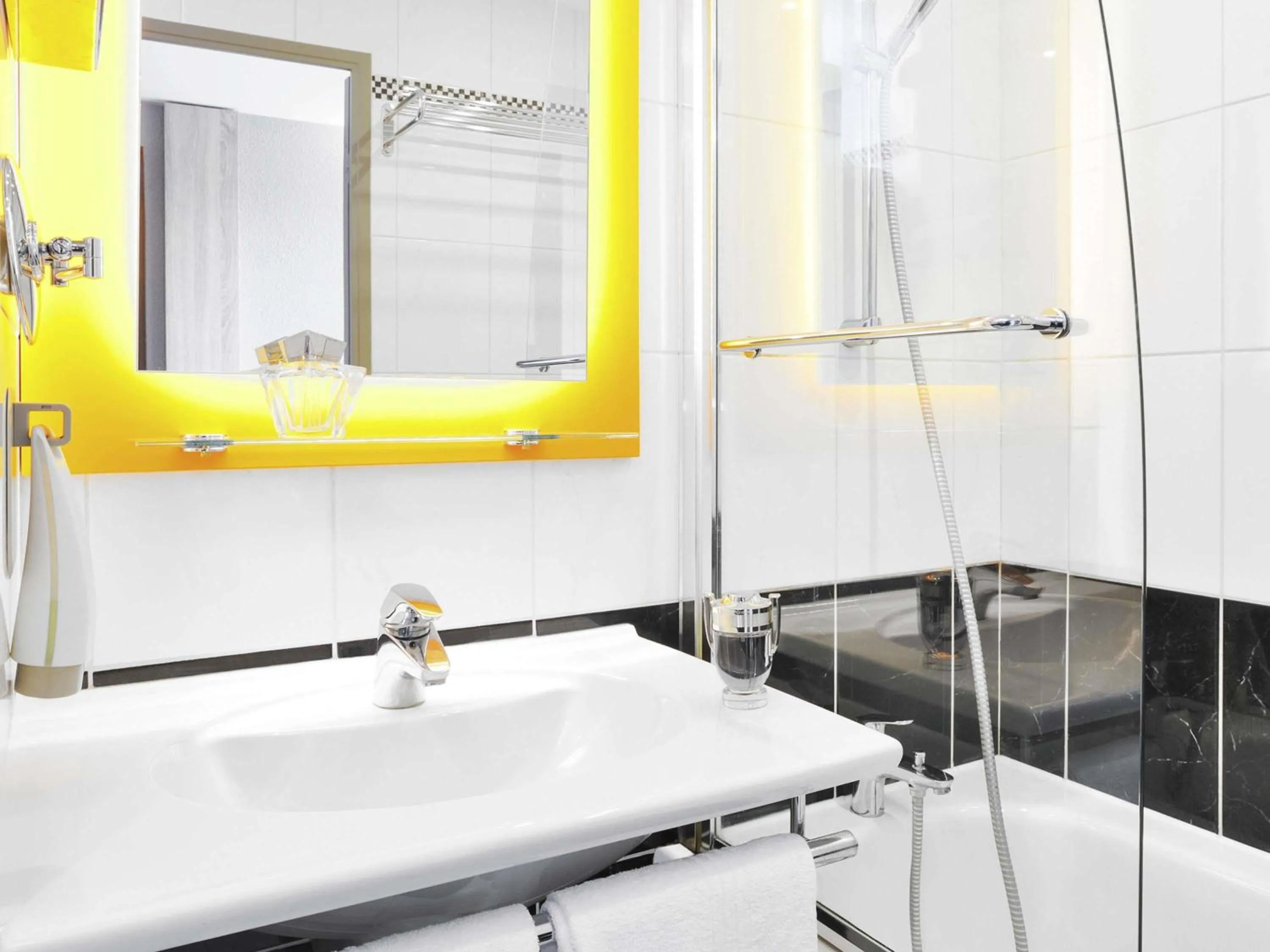 Bedroom in Ibis Styles Lille Marcq En Baroeul