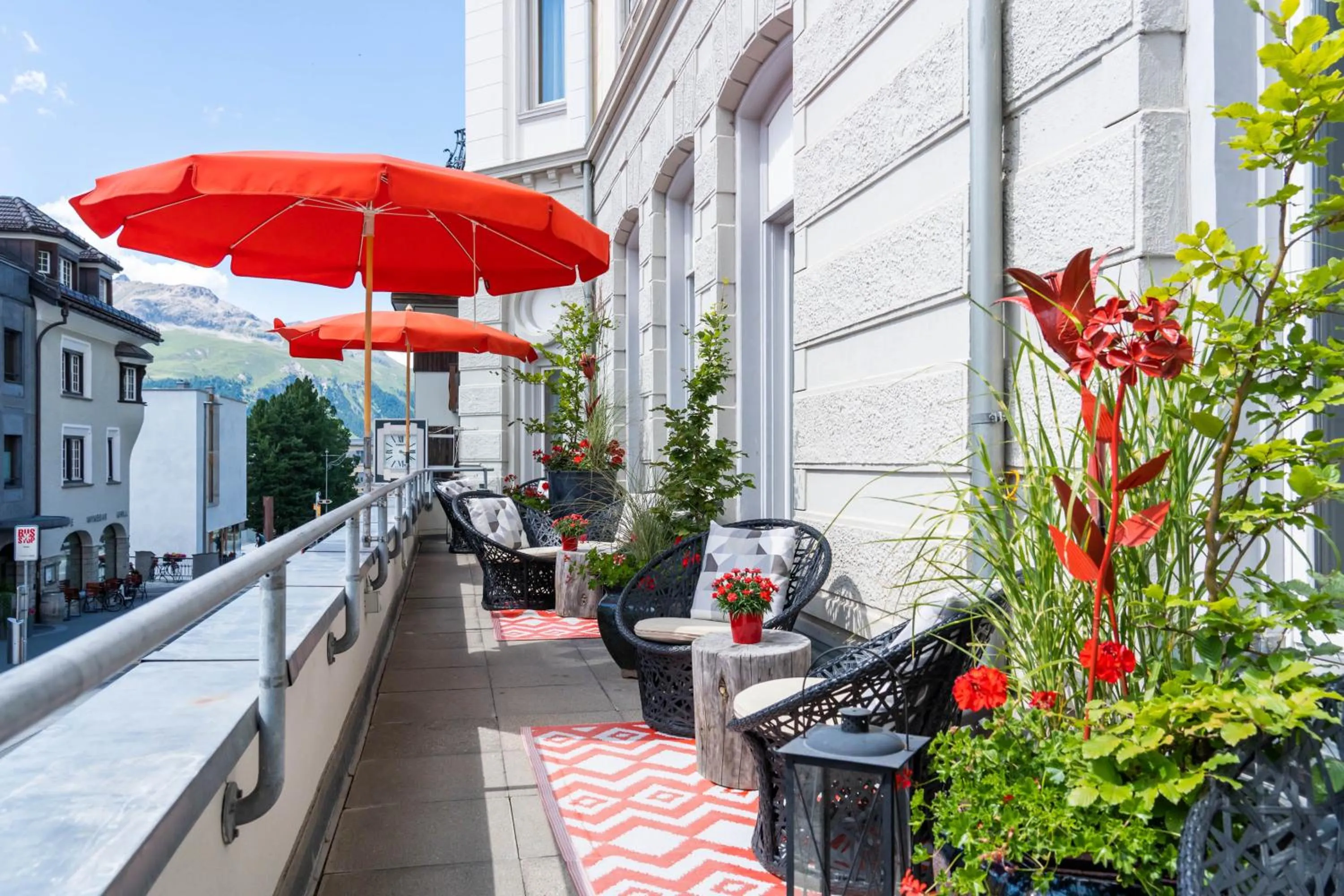 Lounge or bar in Sporthotel Pontresina