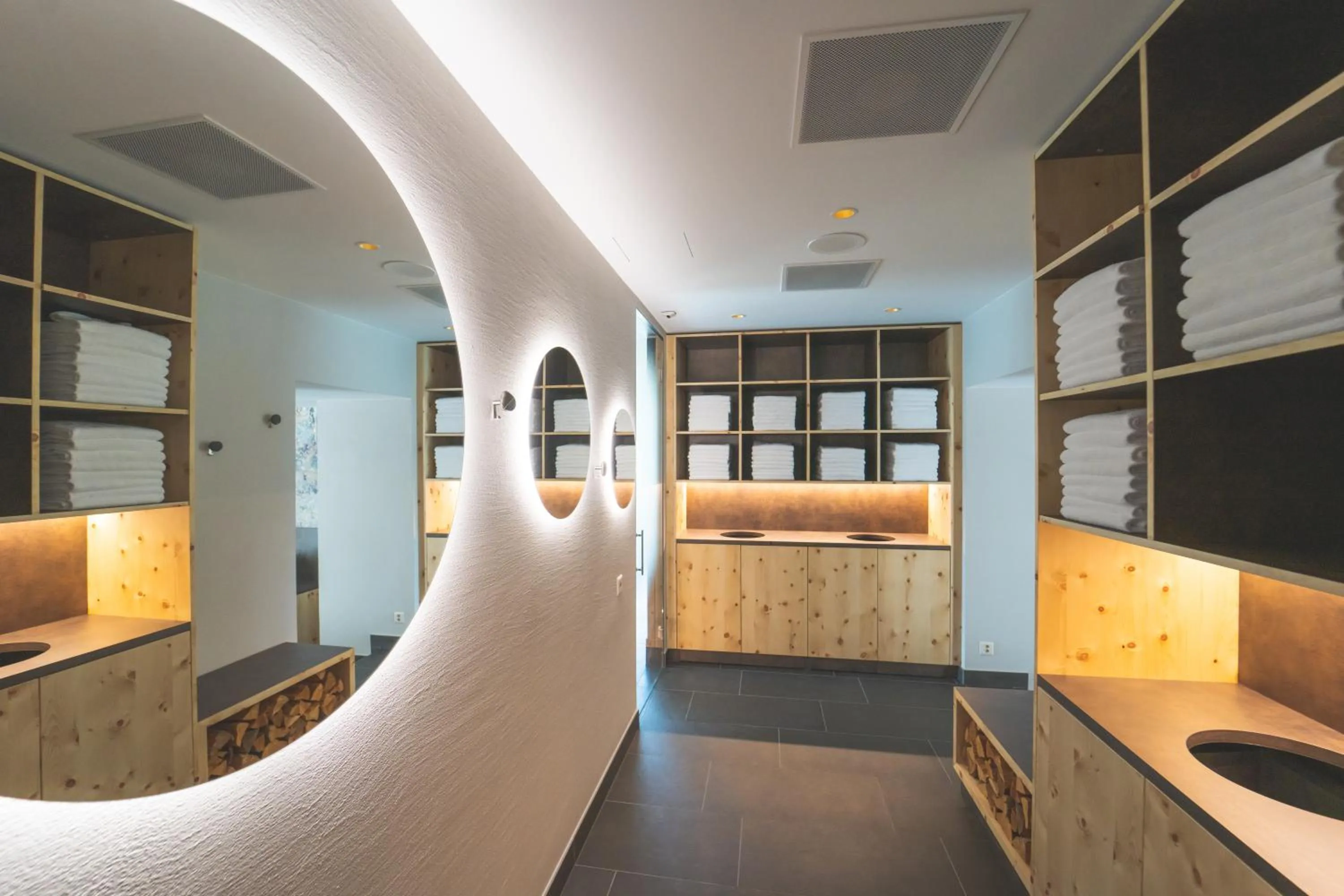 Spa and wellness centre/facilities, Bed in Sporthotel Pontresina