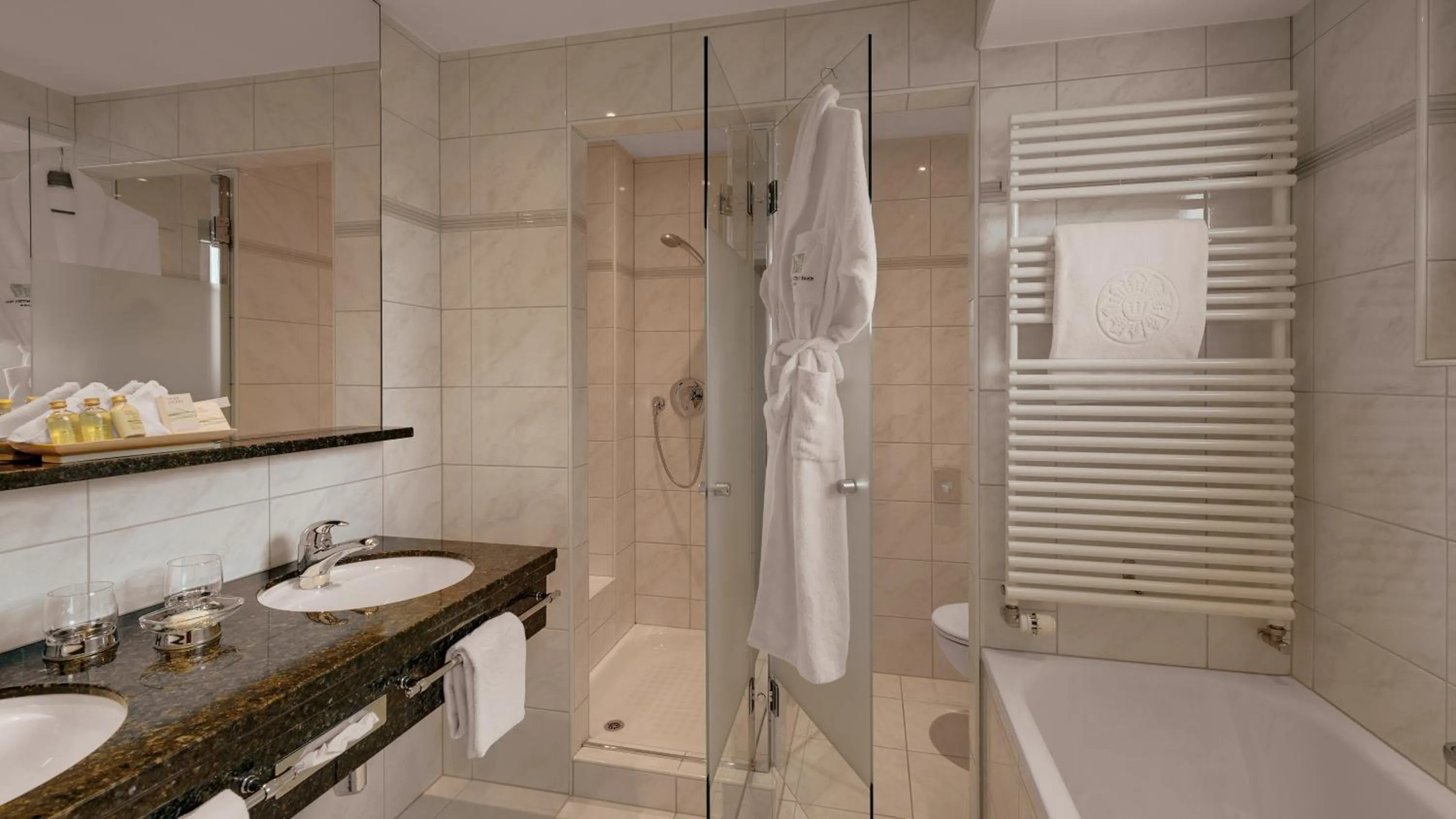 Bathroom in Morosani Posthotel