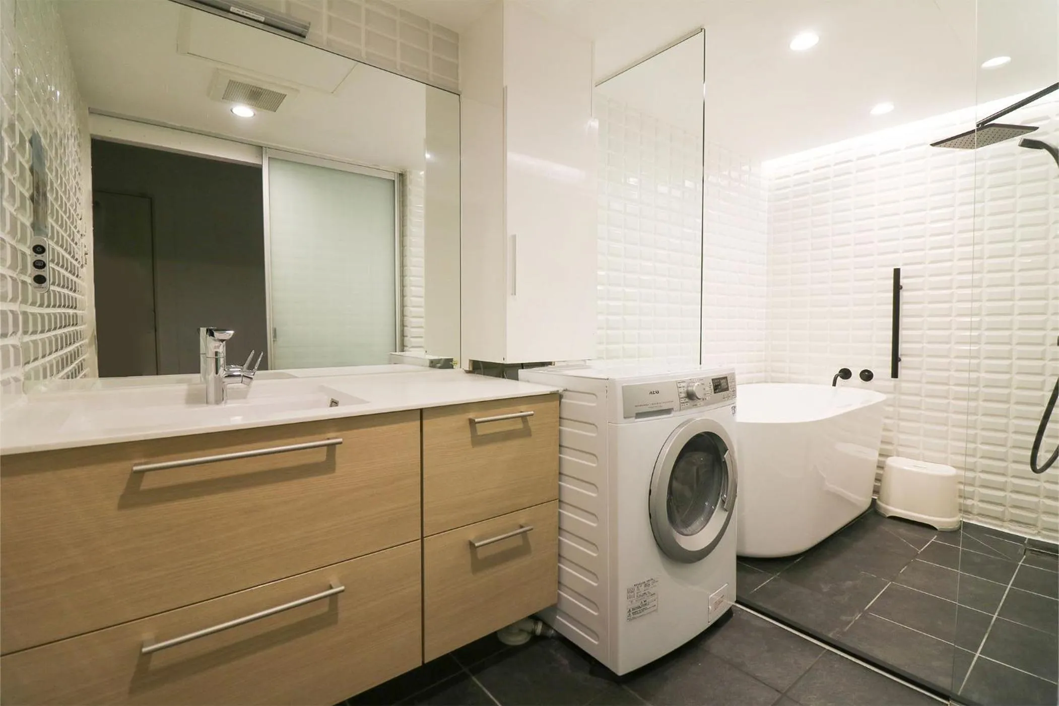 Shower in HOTEL WHEAT WACCA