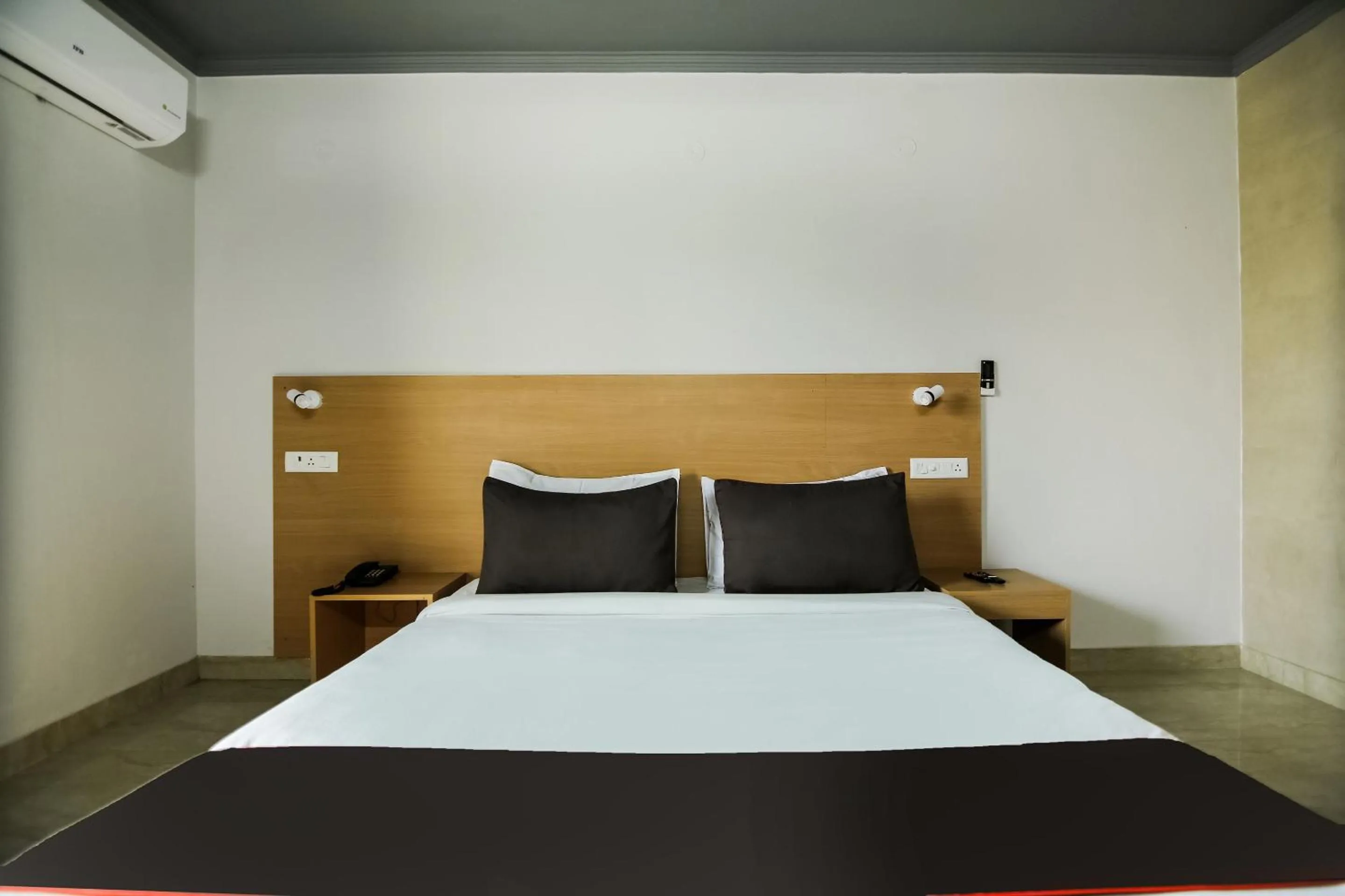 Bedroom in Hotel O VIJAYA RESIDENCY