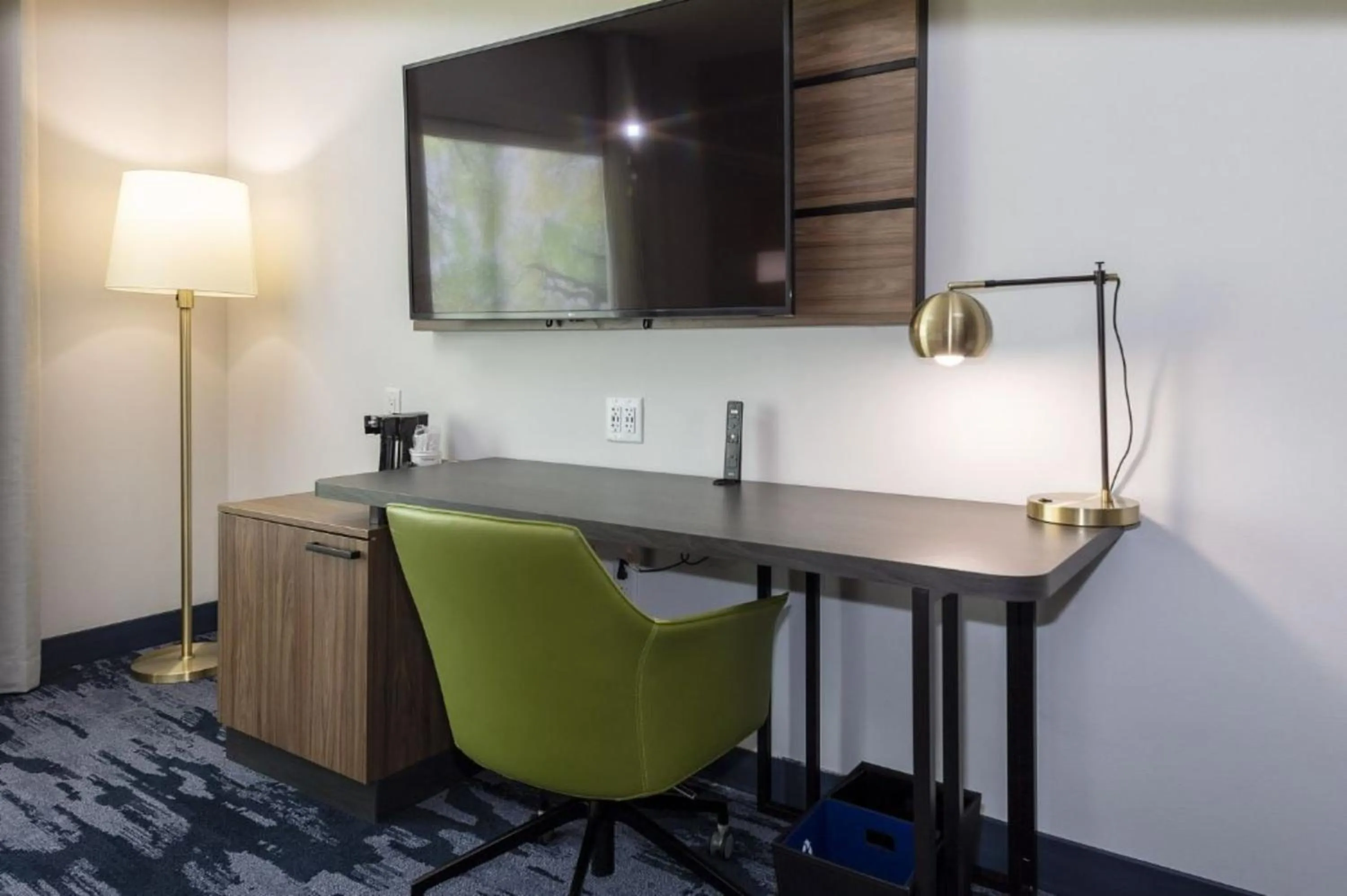 TV and multimedia in Fairfield Inn & Suites Monahans