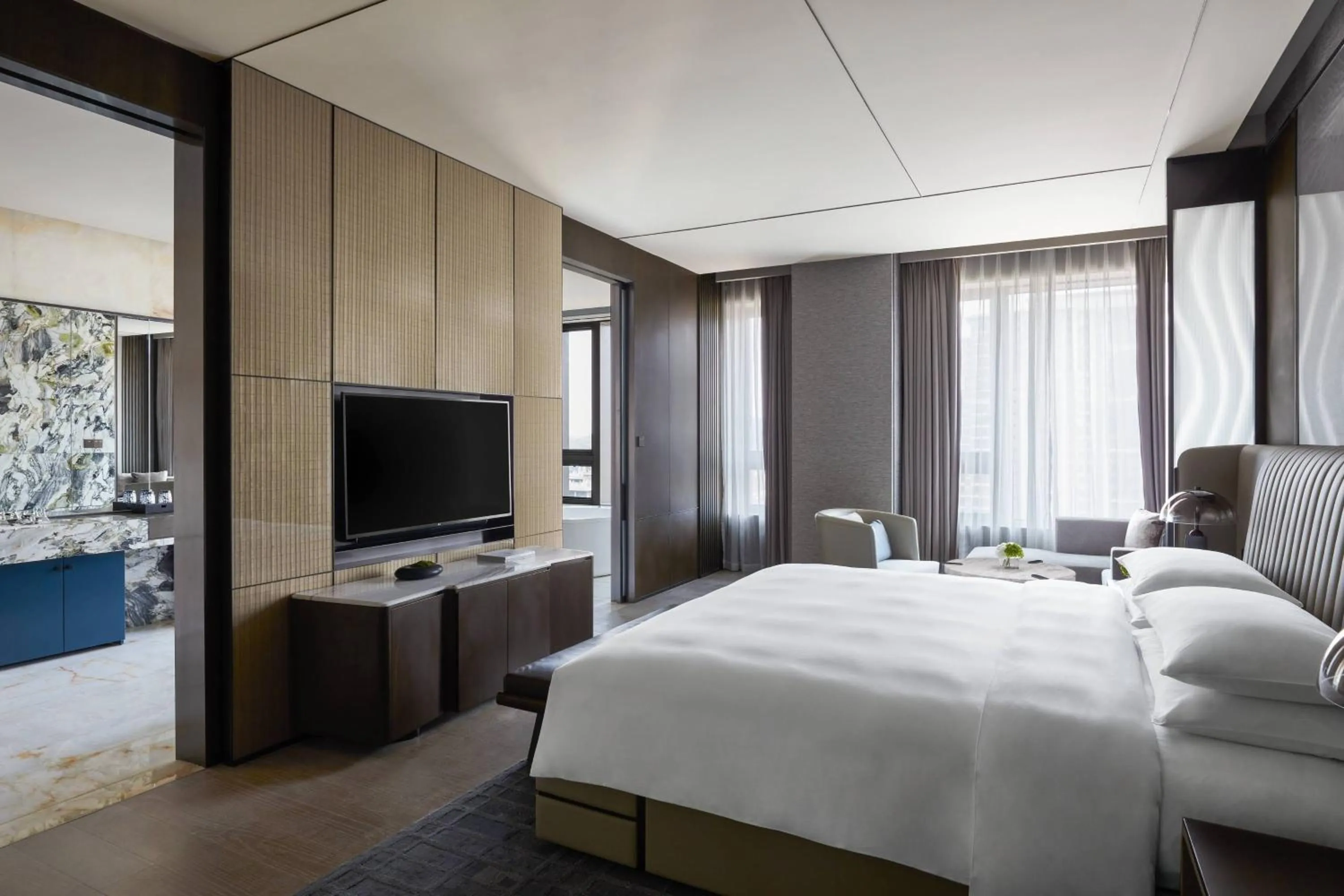 Photo of the whole room, Bed in Wuhan Marriott Hotel Optics Valley