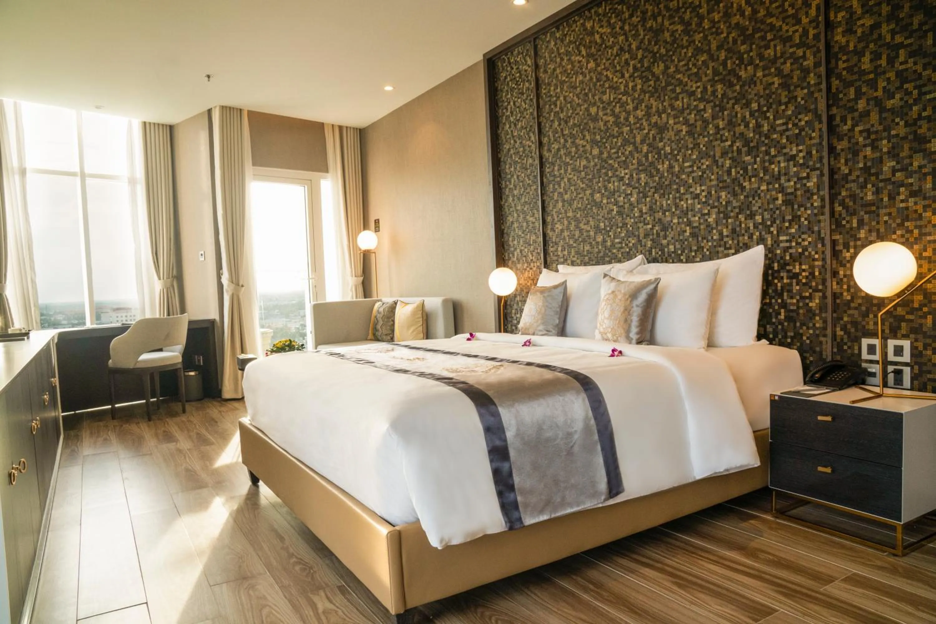 Bed in Diamond Stars Ben Tre Hotel