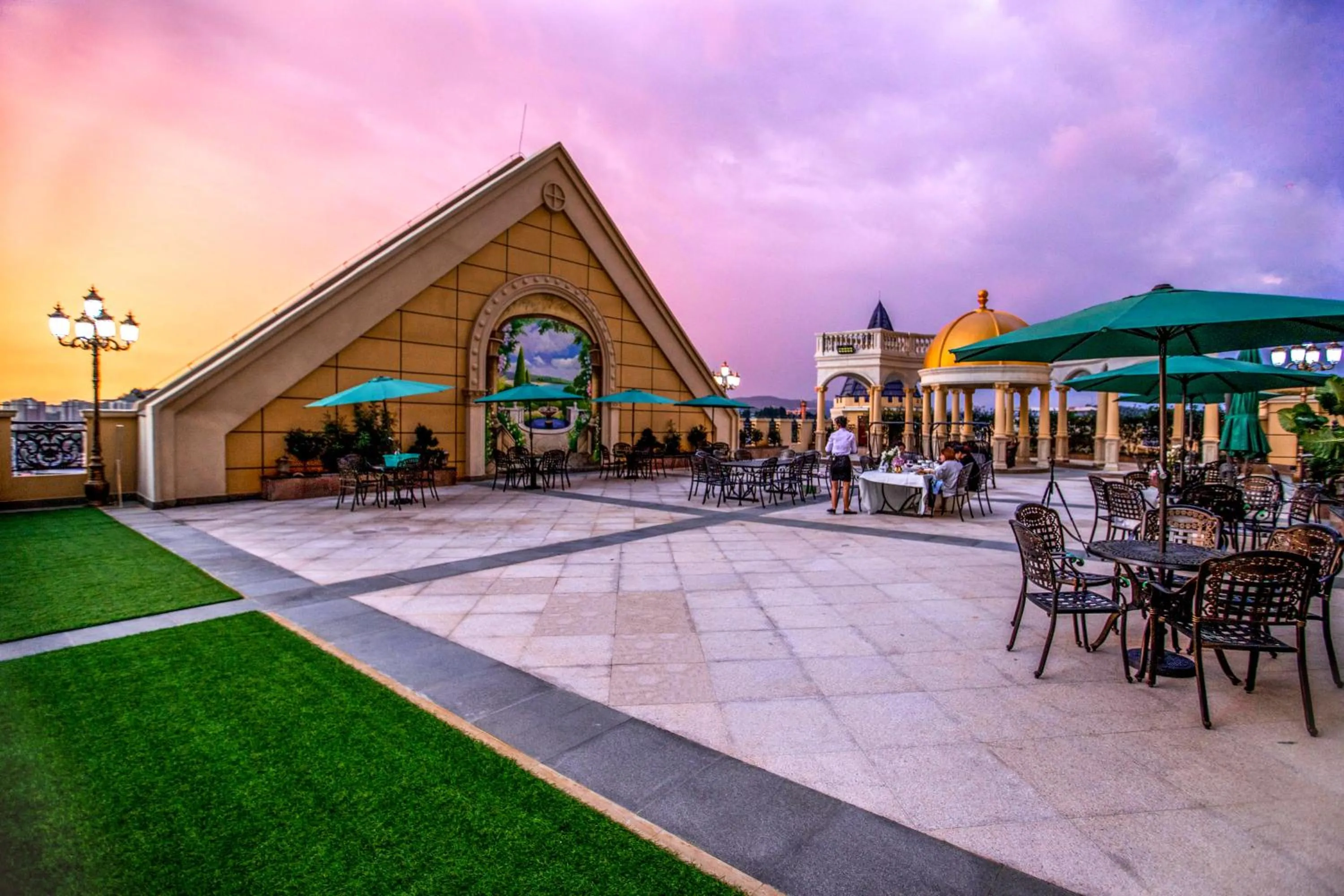 Garden in Wyndham Grand Kunming East