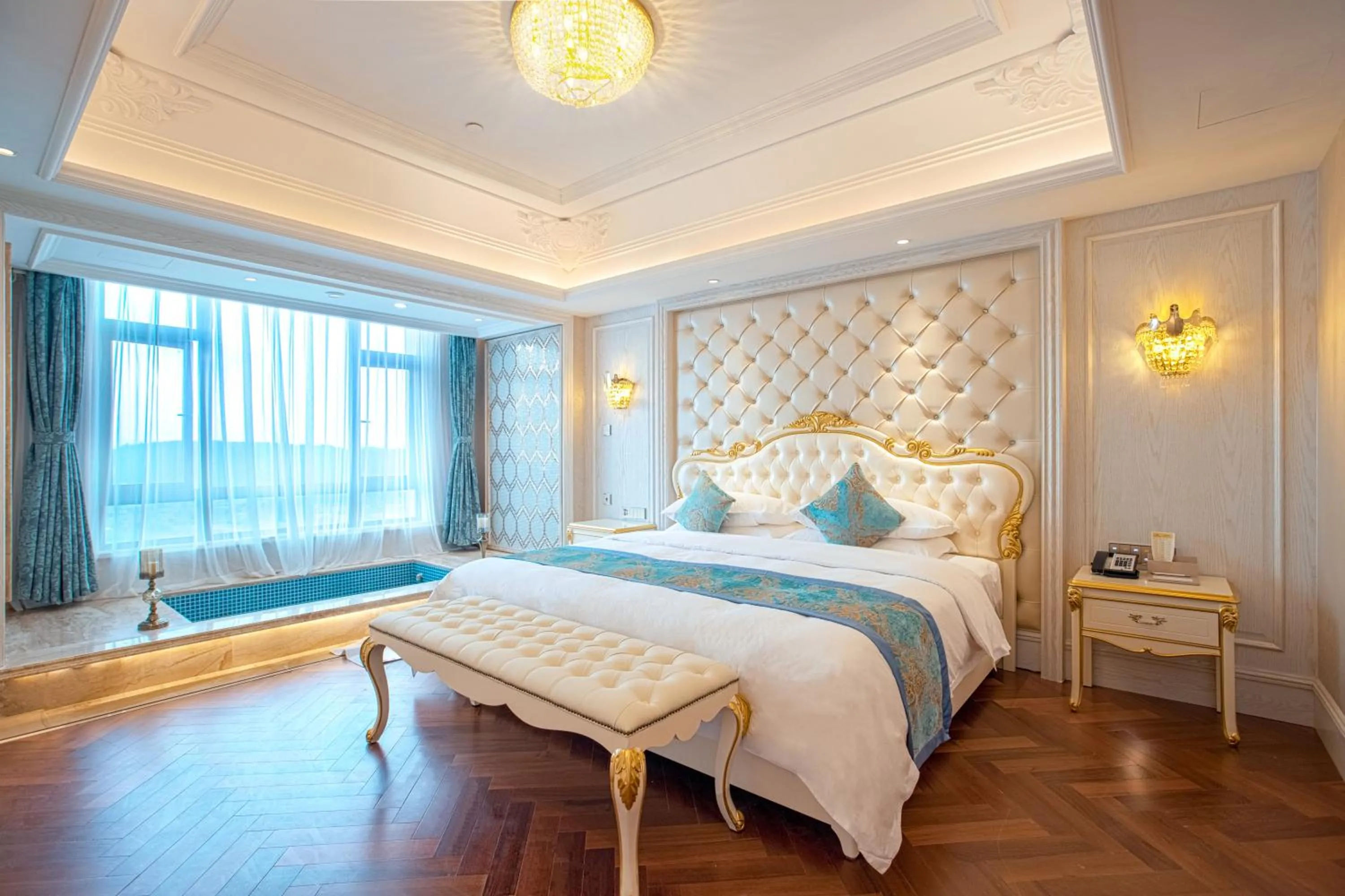 Bed in Wyndham Grand Kunming East